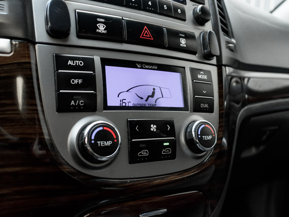 Купить Hyundai Santa Fe 2.4 AT (174 л.с.) 4WD, 2011 в Екатеренбурге