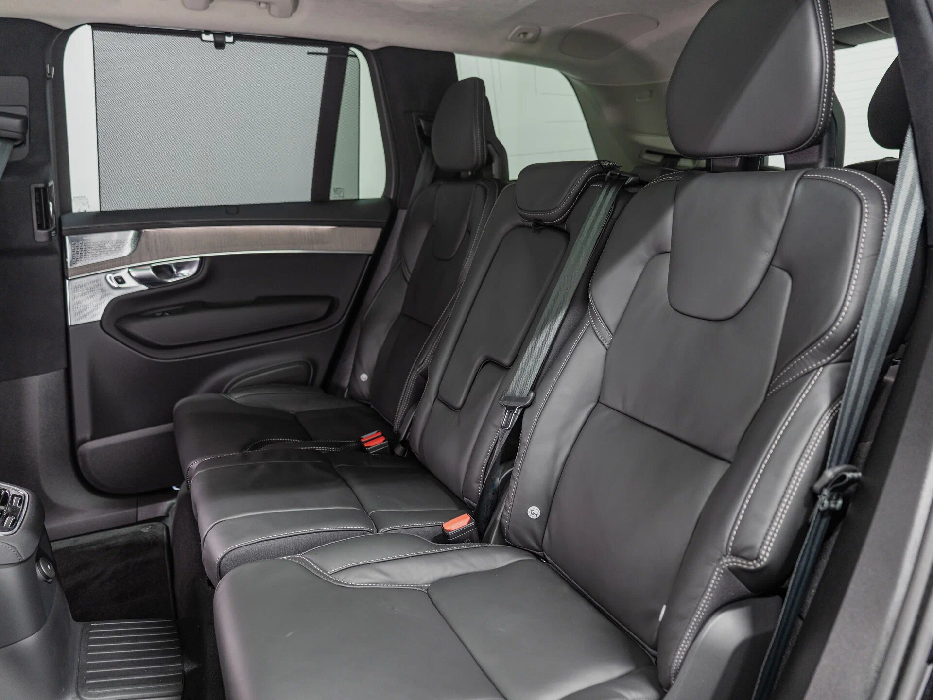 Автомобиль Volvo XC90 T8 2.0hyb AT (455 л.с.) 4WD - 4