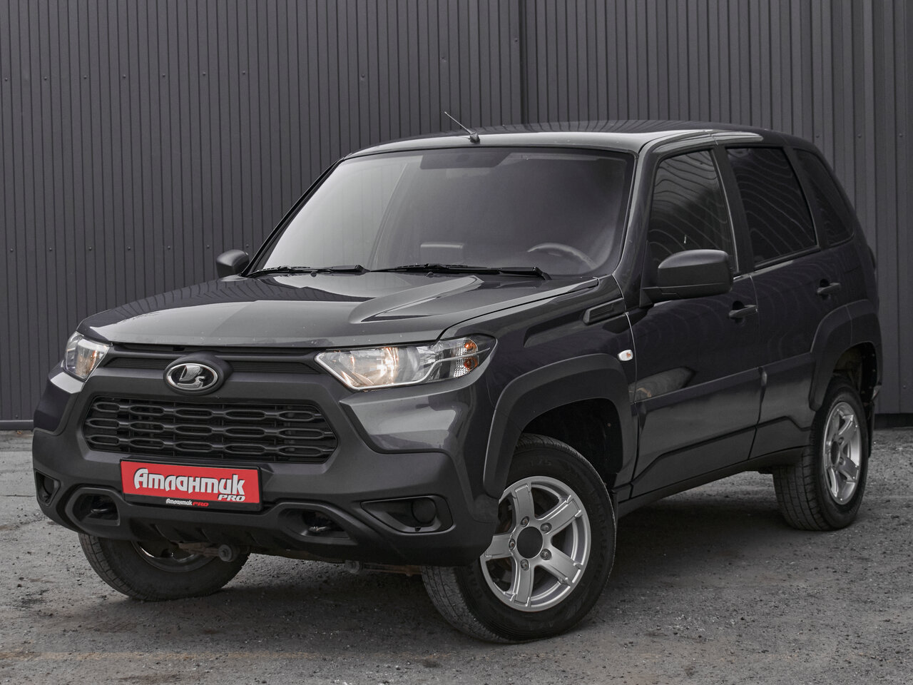Купить Lada (ВАЗ) Niva 1.7 MT (80 л.с.) 4WD, 2021 в Екатеренбурге