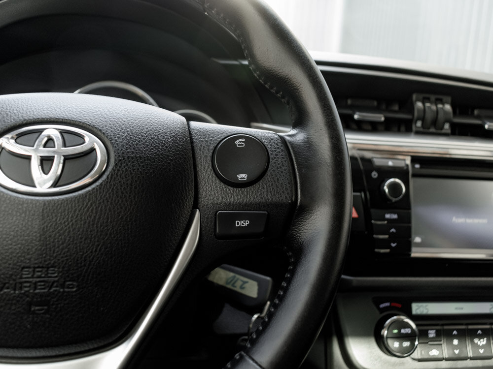 Купить Toyota Corolla 1.8 CVT (140 л.с.), 2013 в Екатеренбурге