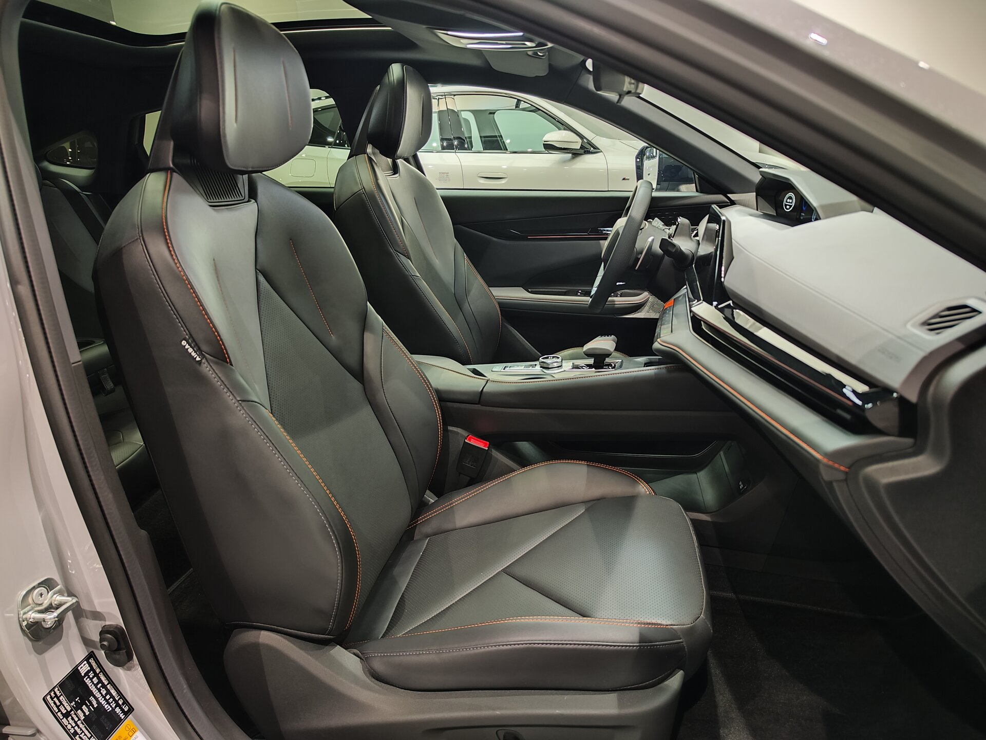 Автомобиль Changan UNI-V 1.5 AMT (181 л.с.) - 14