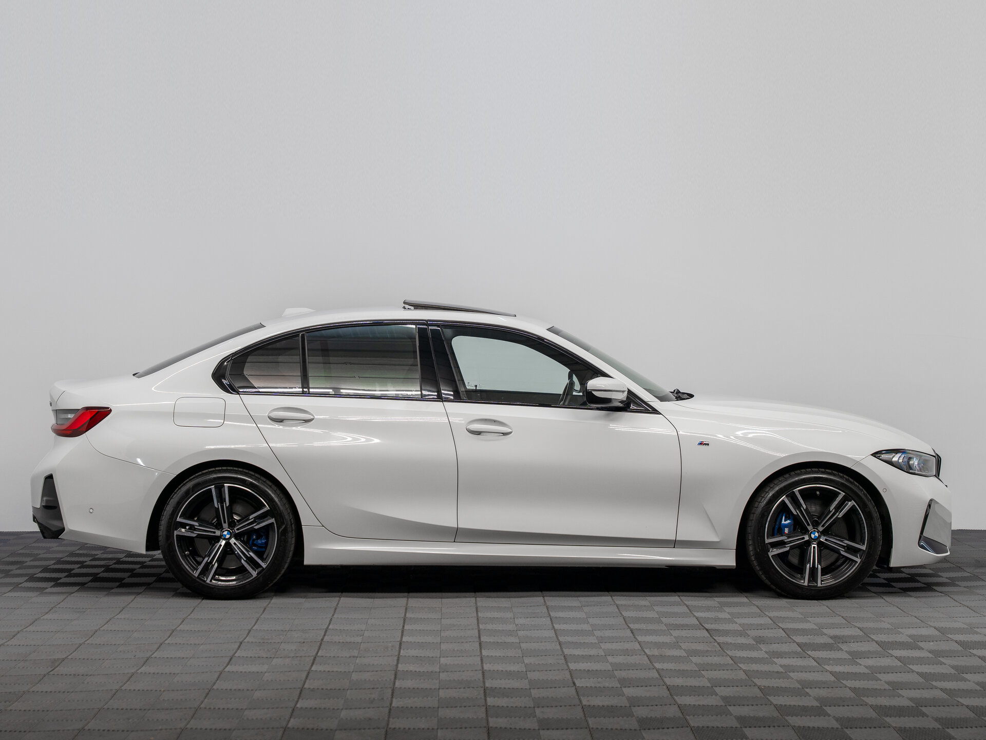 Автомобиль BMW 3 серии 320i 2.0 AT (184 л.с.) - 4