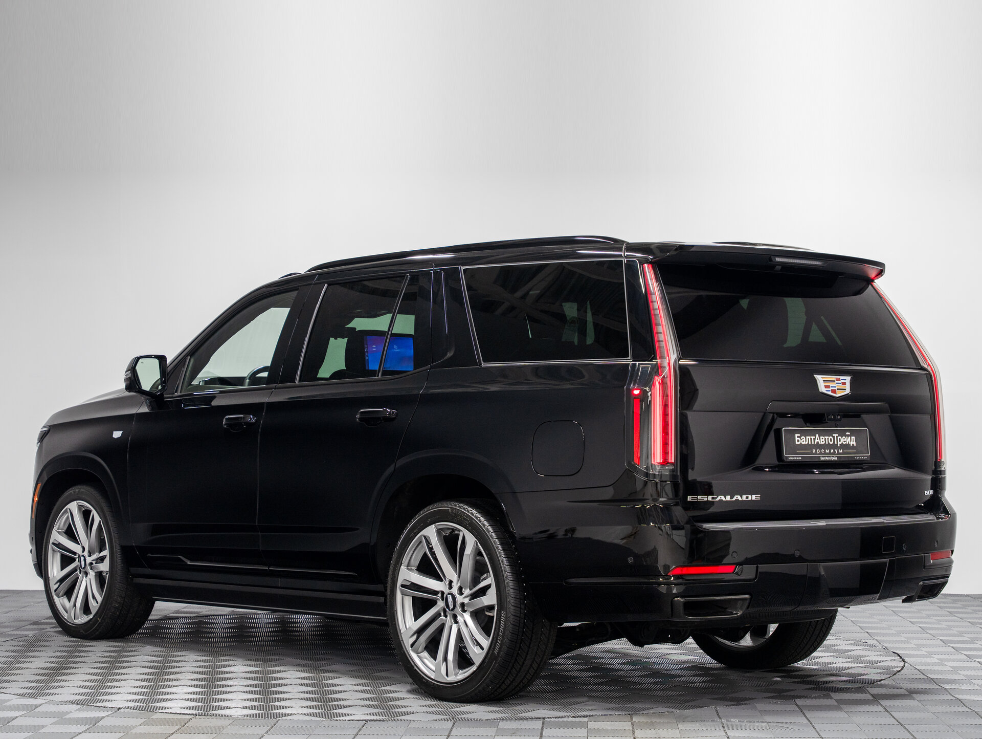 Автомобиль Cadillac Escalade 6.2 AT (420 л.с.) 4WD - 9