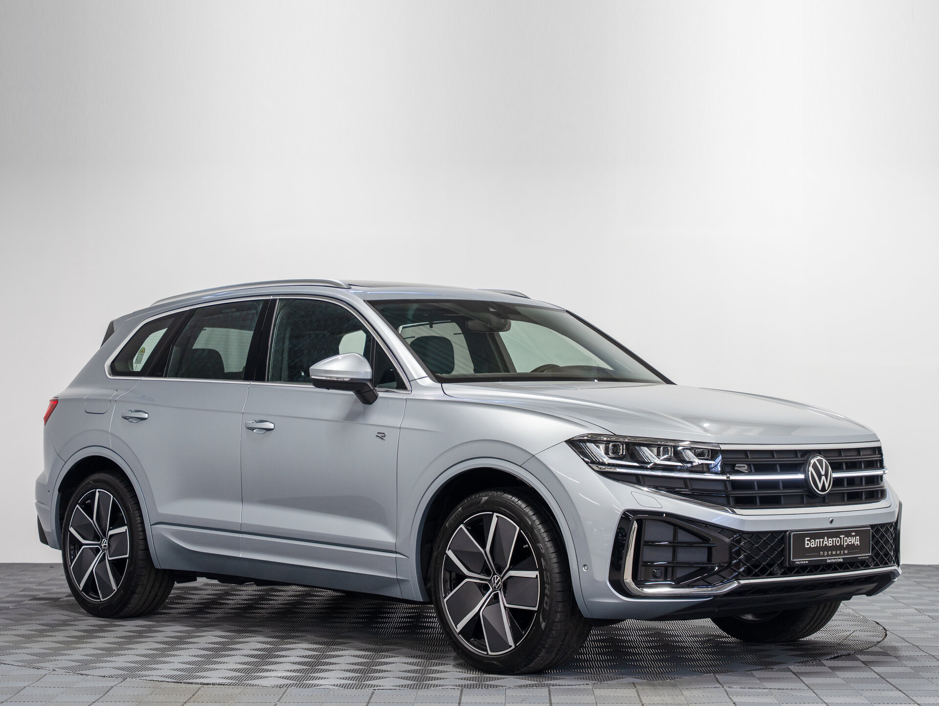 Автомобиль Volkswagen Touareg 3.0d AT (286 л.с.) 4WD - 5