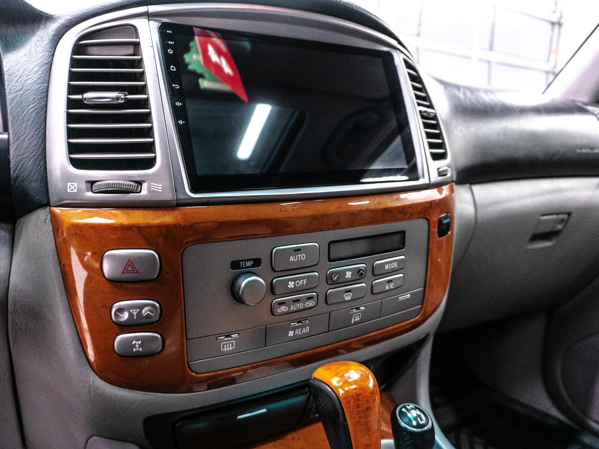 Lexus LX 2007 16