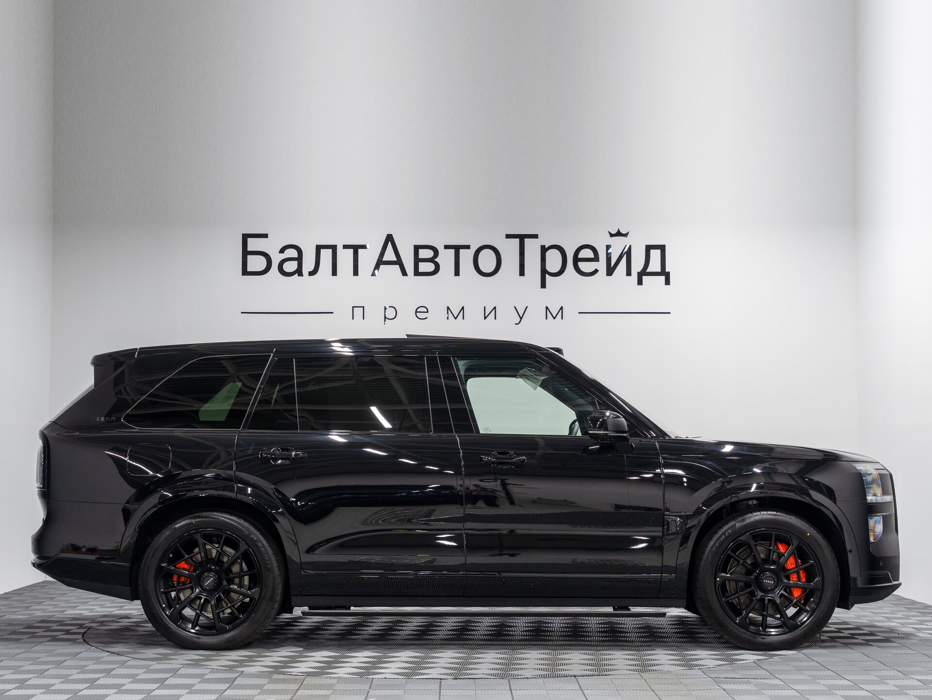 Автомобиль Zeekr 9X 70 kWh 2.0hyb AT (1401 л.с.) 4WD - 6