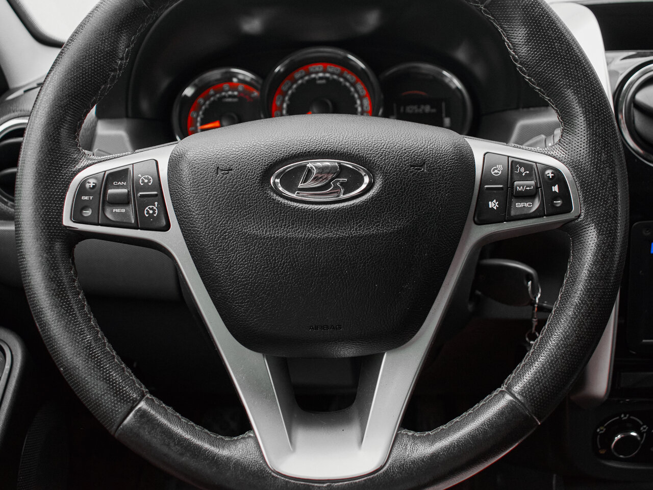 Купить Lada (ВАЗ) Largus Cross 1.6 MT (106 л.с.), 2021 в Екатеренбурге