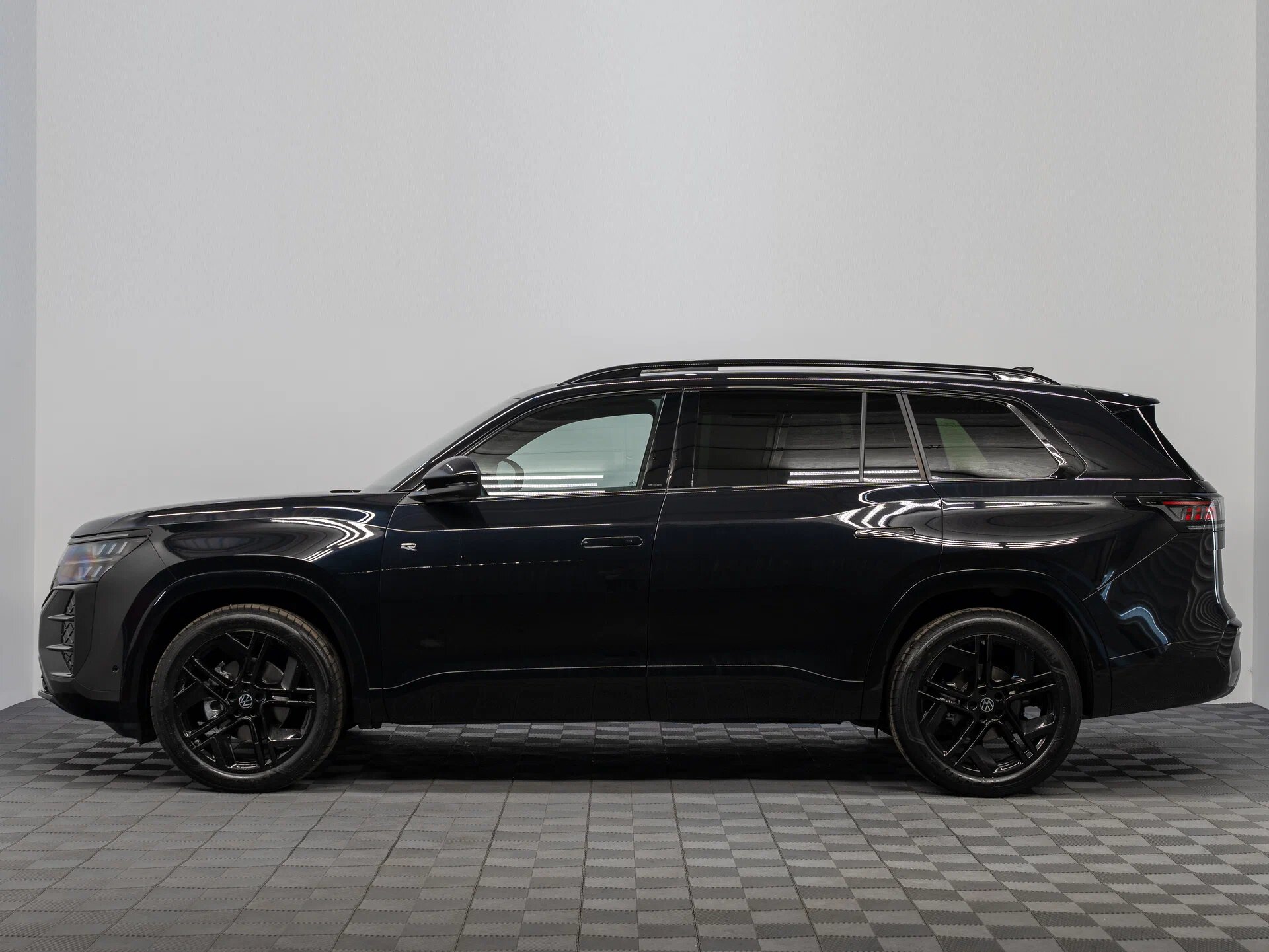 Автомобиль Volkswagen Teramont Pro 2.0 AMT (272 л.с.) 4WD - 8