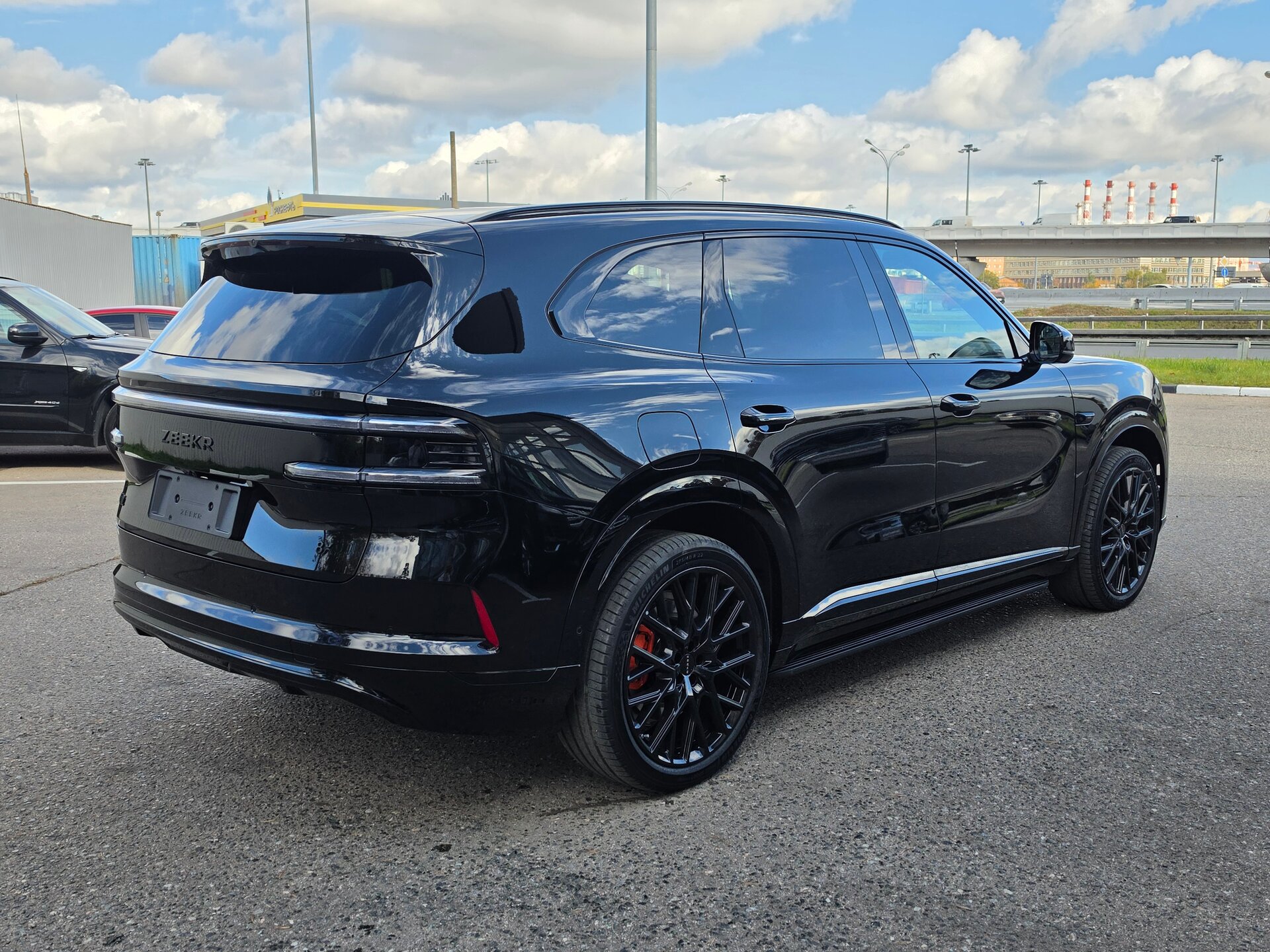 Автомобиль Zeekr 8X 70 kWh 2.0hyb AT (898 л.с.) 4WD - 2