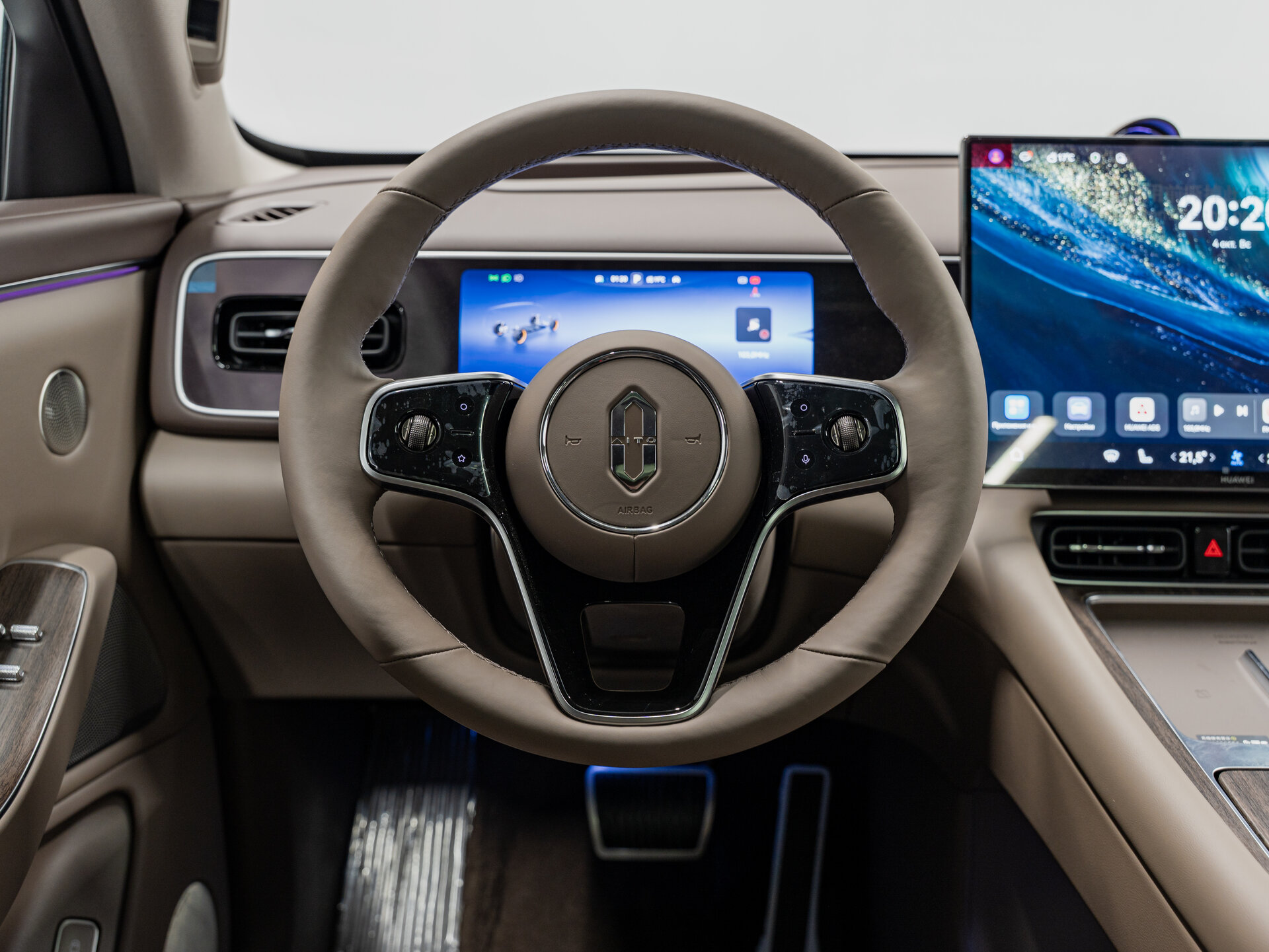 Автомобиль Aito M7 53.4 kWh 1.5hyb AT (533 л.с.) 4WD - 16