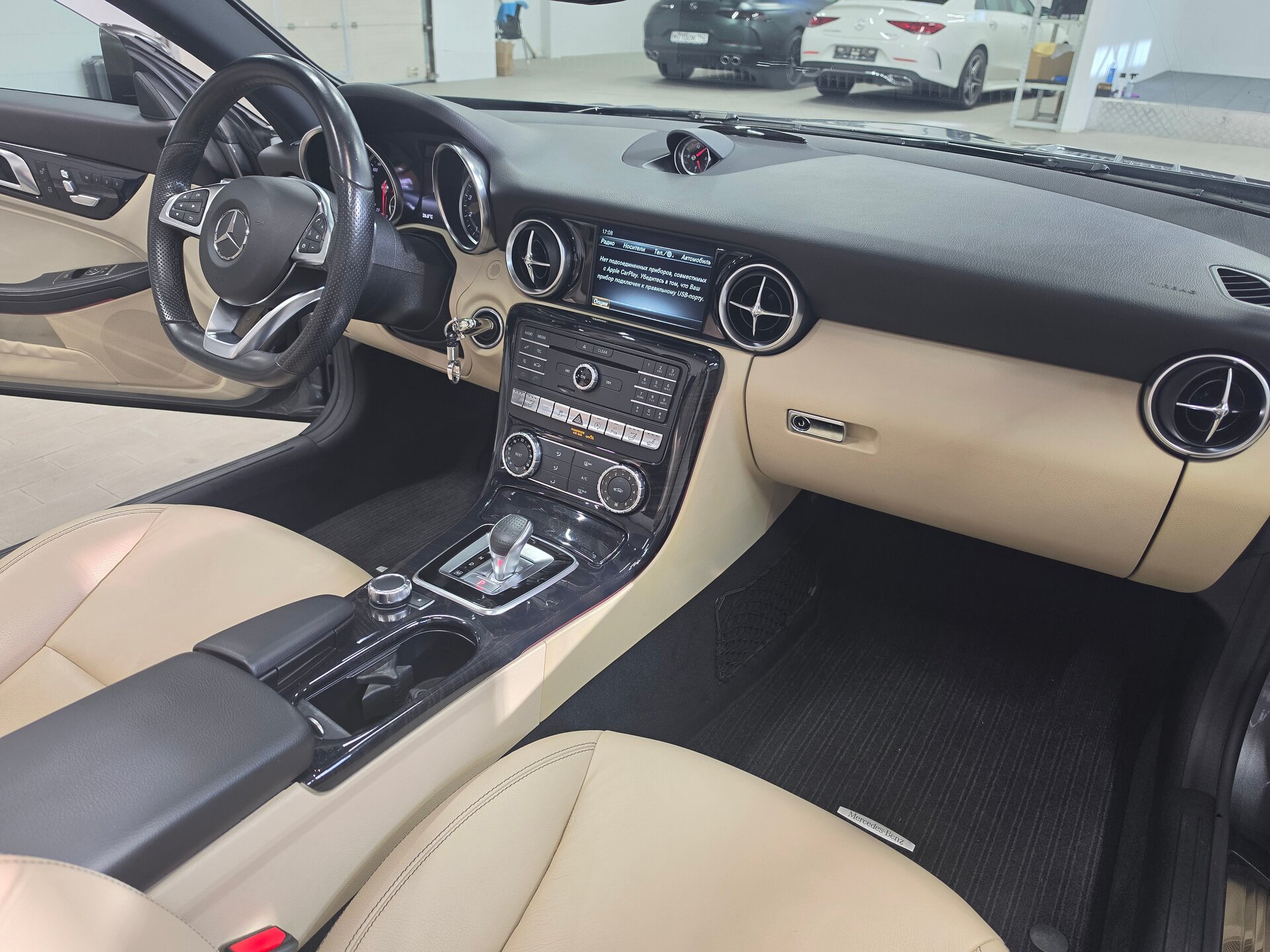 Автомобиль Mercedes-Benz SLC 200 2.0 AT (184 л.с.) - 9