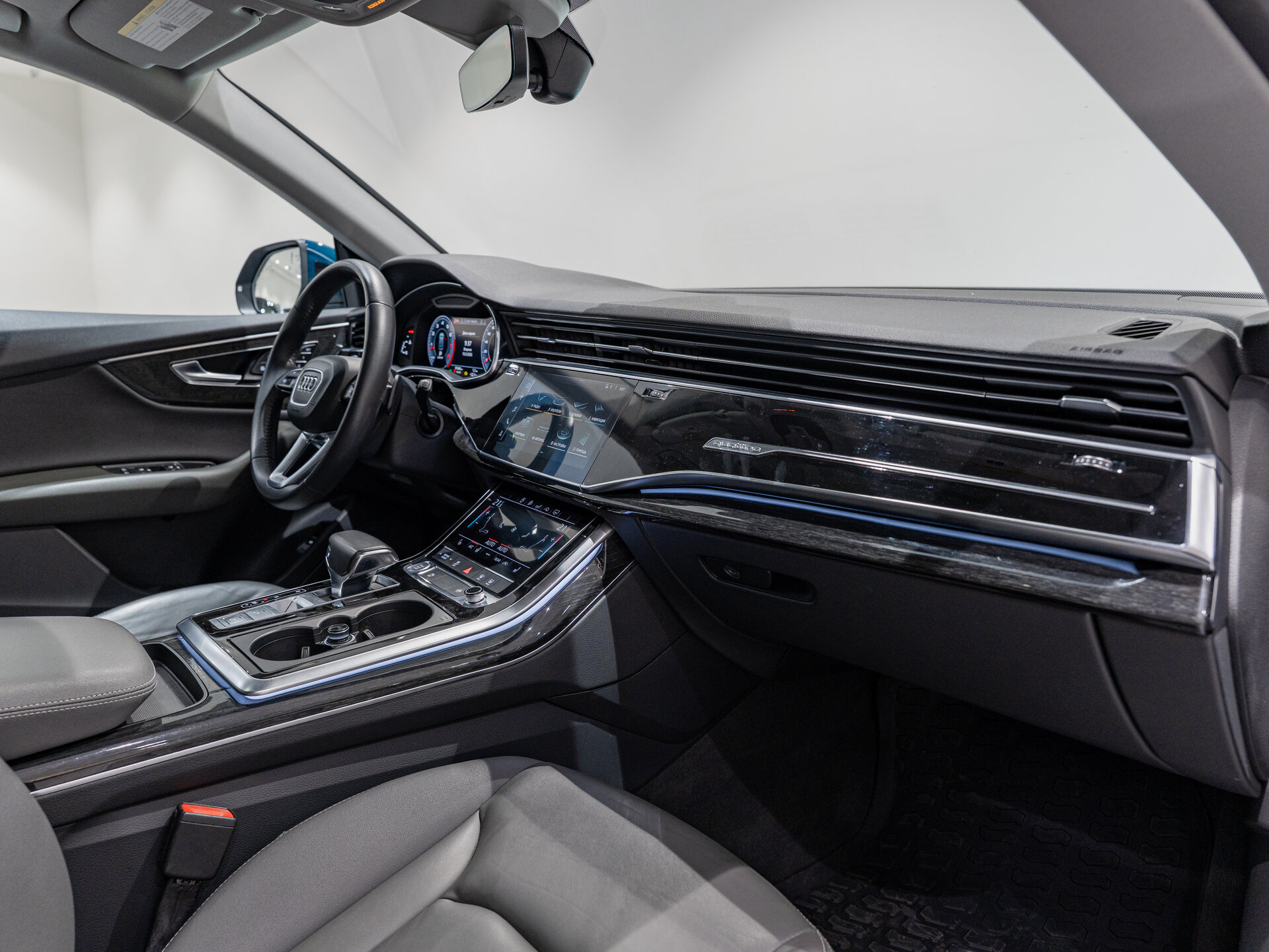 Автомобиль Audi Q8 55 TFSI 3.0 AT (340 л.с.) 4WD - 11