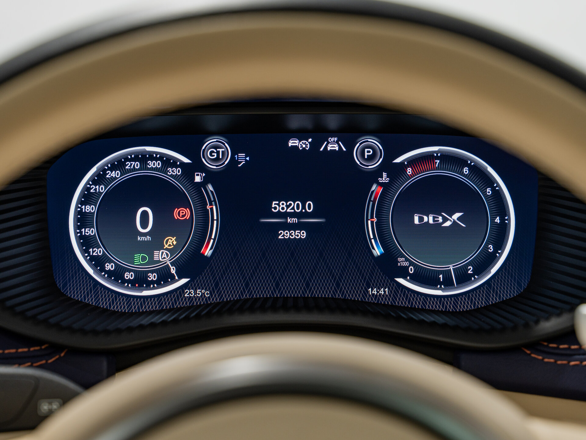Автомобиль Aston Martin DBX 4.0 AT (550 л.с.) 4WD - 18