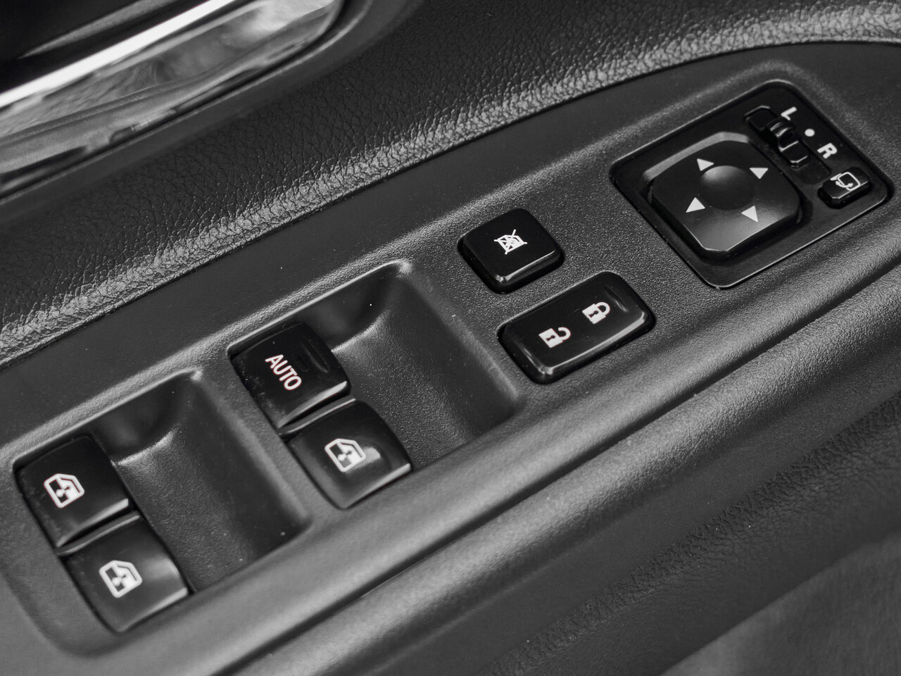 Купить Mitsubishi Outlander 2.4 CVT (167 л.с.) 4WD, 2016 в Екатеренбурге
