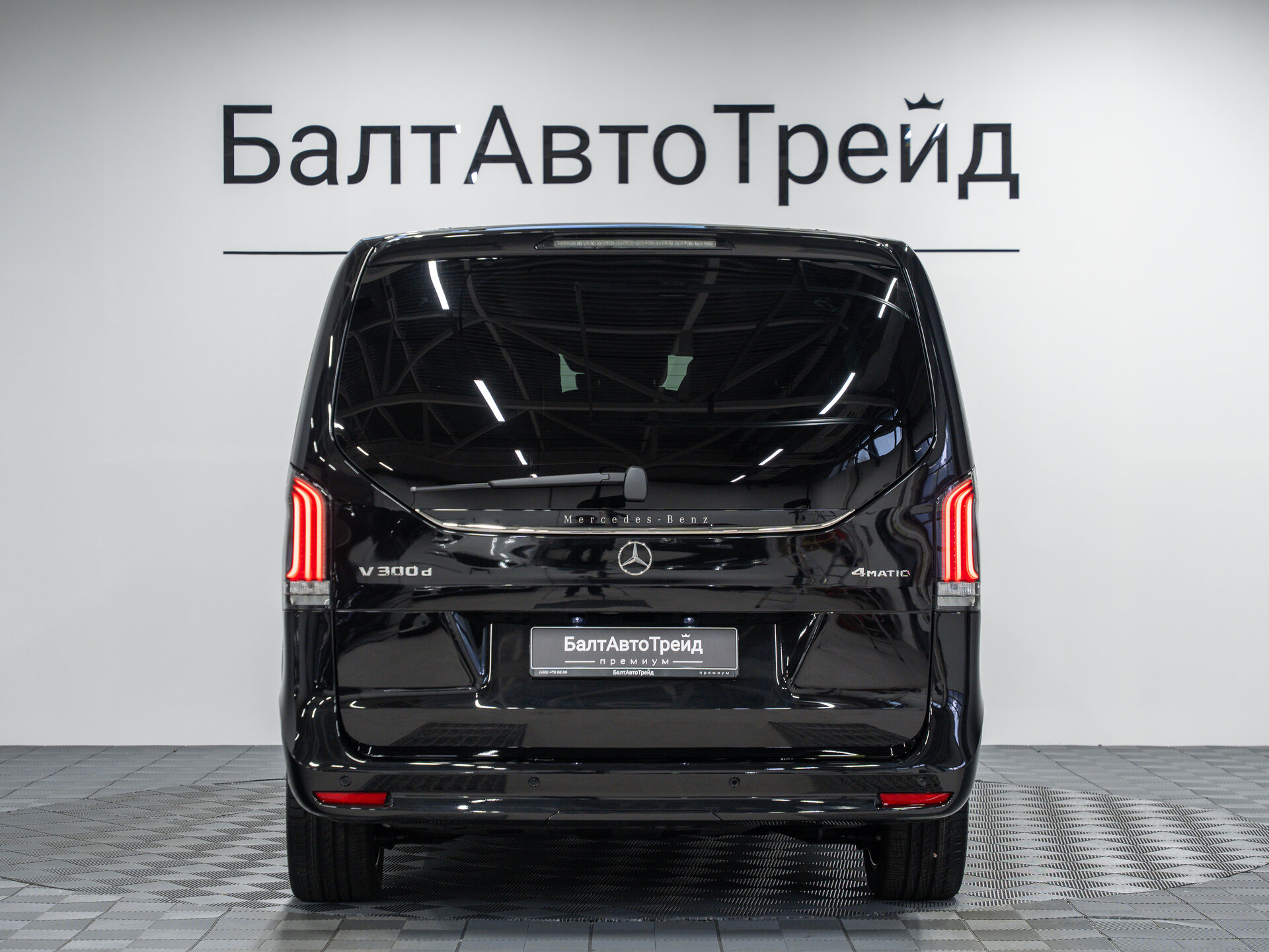 Автомобиль Mercedes-Benz V-Класс 300 d экстра длинный 2.0d AT (237 л.с.) 4WD - 8