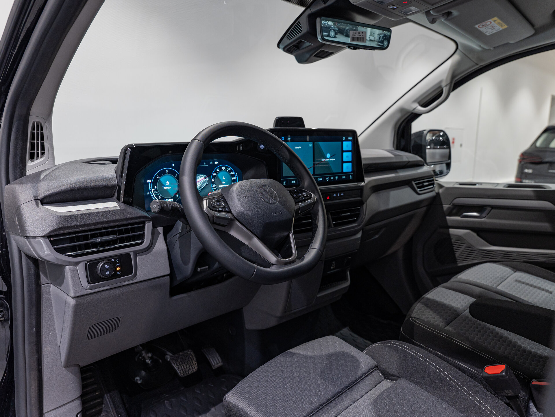 Автомобиль Volkswagen Caravelle 2.0d AT (170 л.с.) 4WD - 11