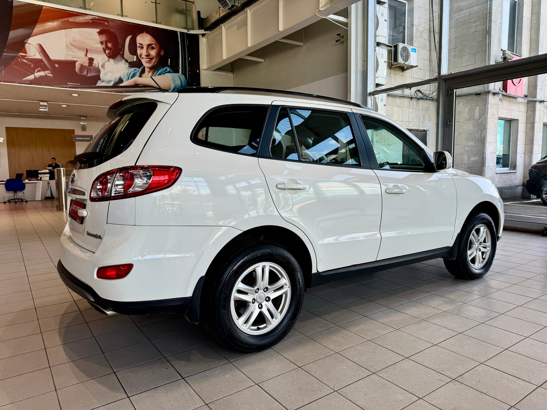 БУ автомобиль Hyundai Santa Fe 2011  2.4 л ( 174 л. с.) Белый с пробегом 223196 км