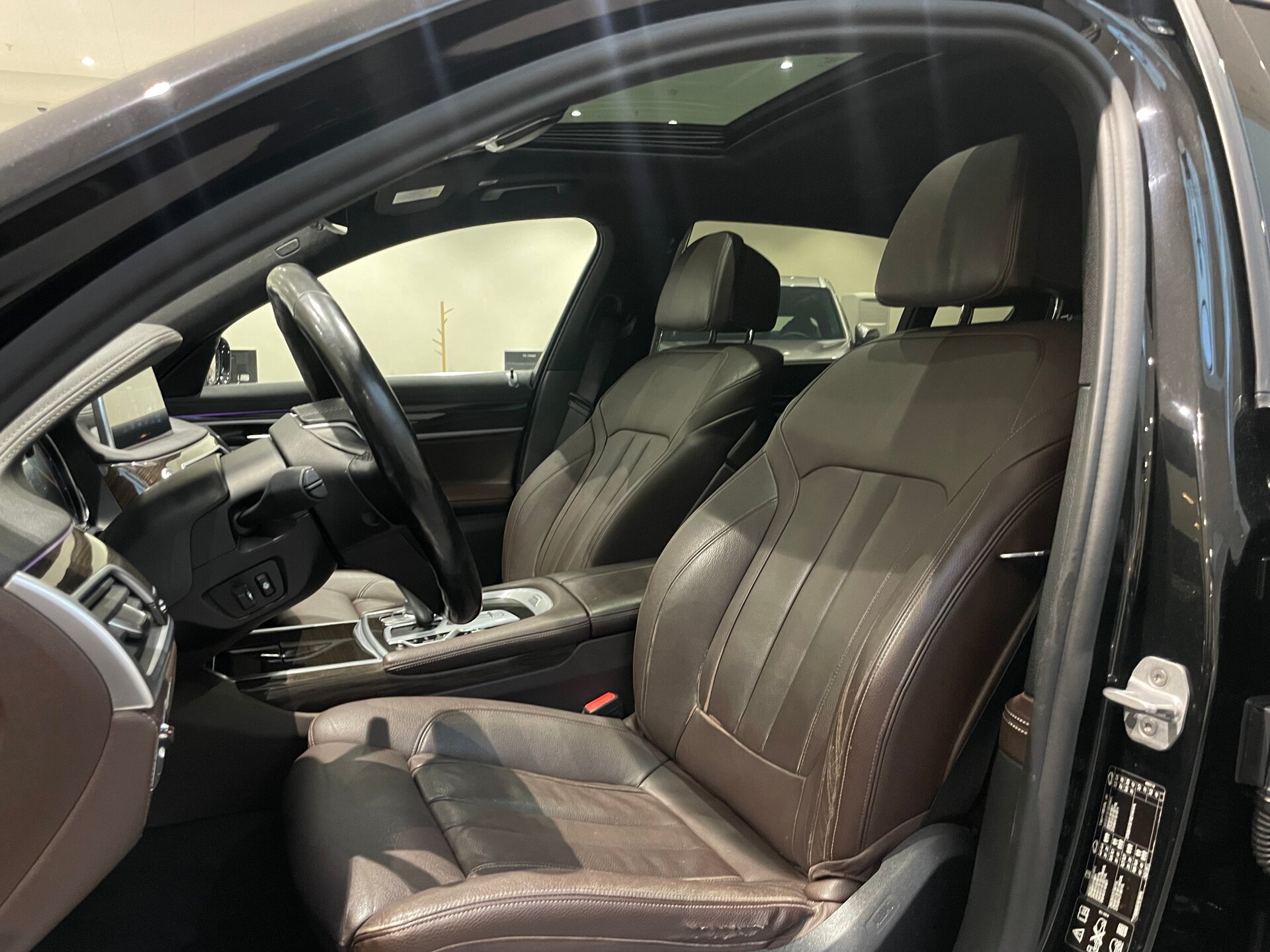 Автомобиль BMW 7 серии 730Ld xDrive 3.0d AT (265 л.с.) 4WD - 8