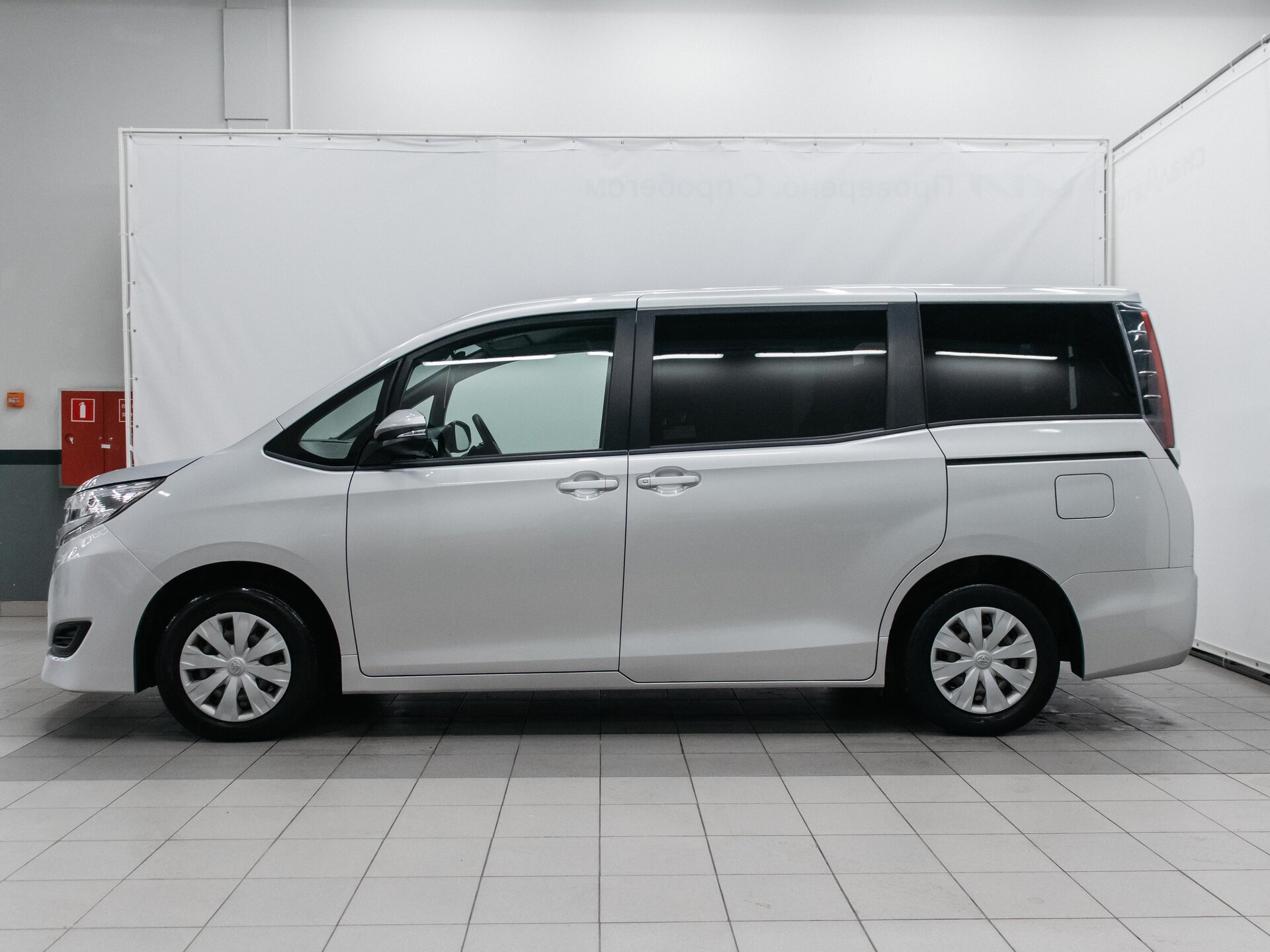 Toyota Noah 2018 8