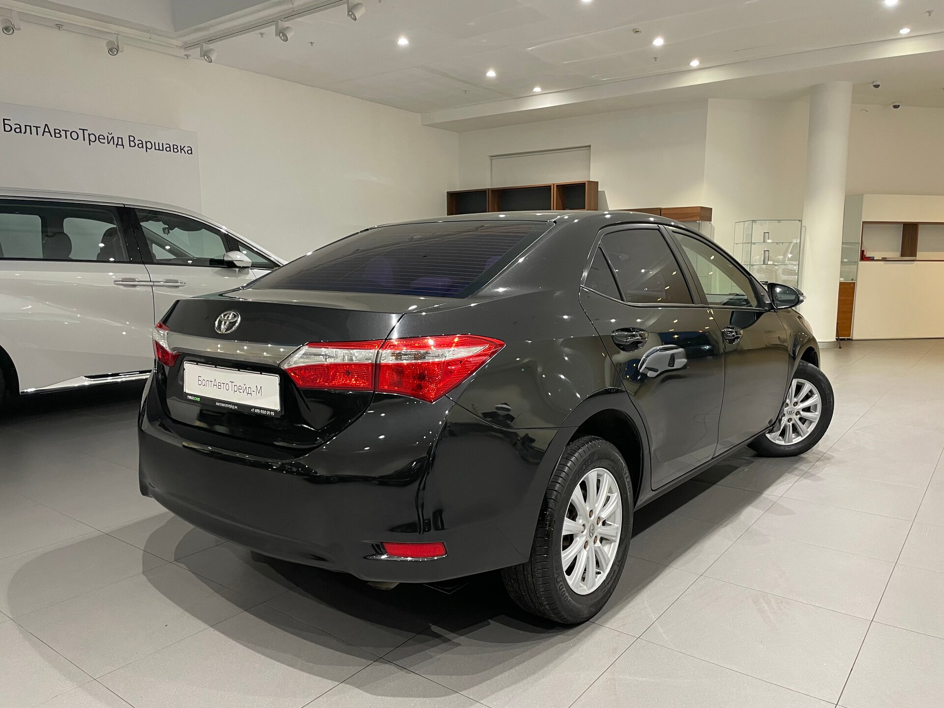 Автомобиль Toyota Corolla 1.6 CVT (122 л.с.) - 6