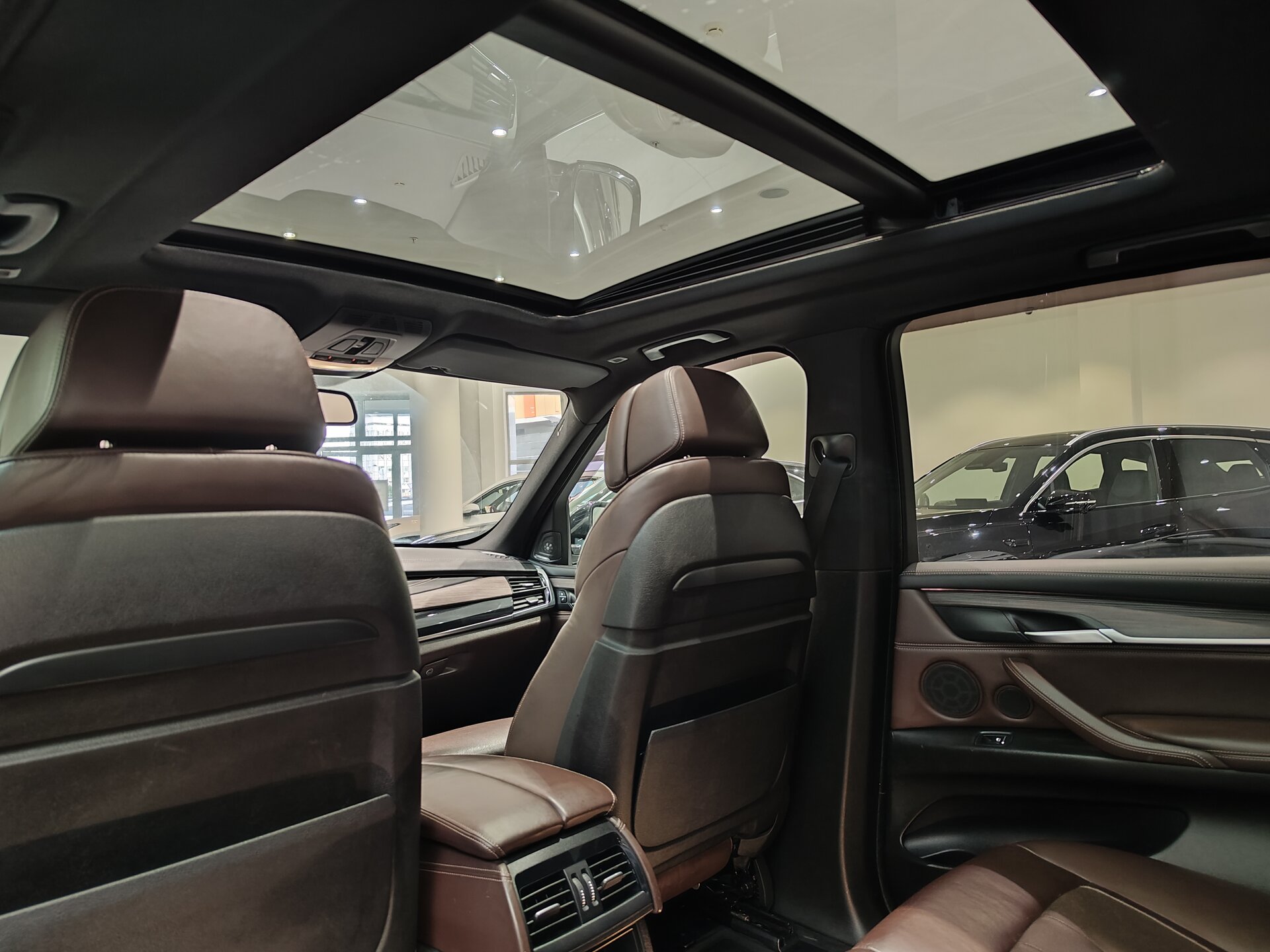 Автомобиль BMW X5 50i 4.4 AT (450 л.с.) 4WD - 10