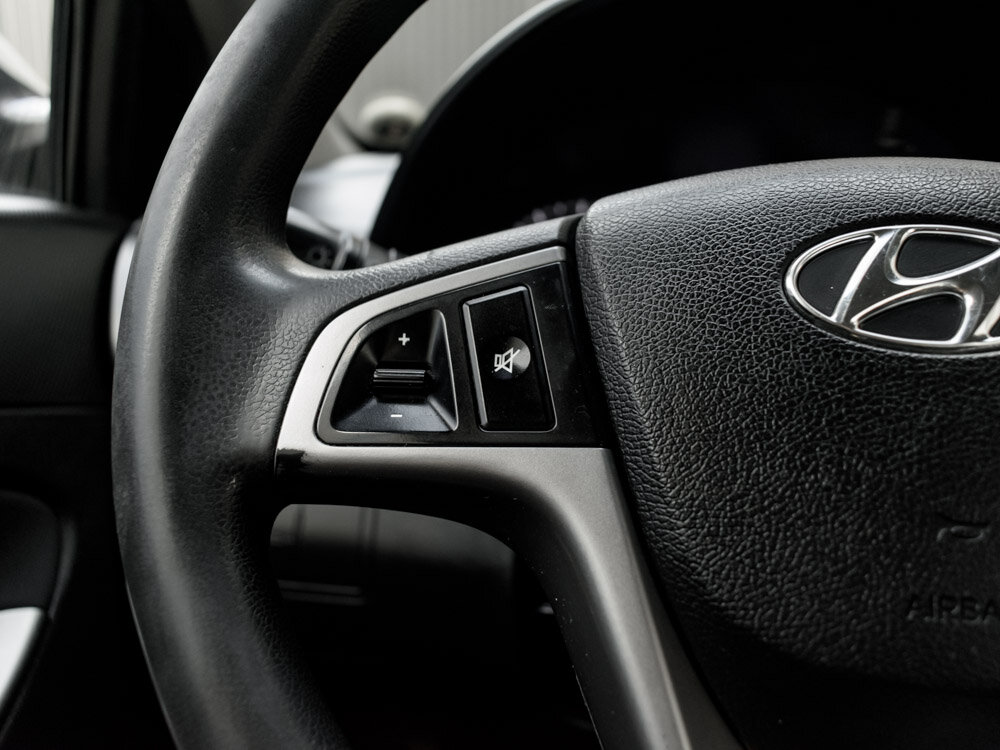 Купить Hyundai Solaris 1.6 AT (123 л.с.), 2015 в Екатеренбурге