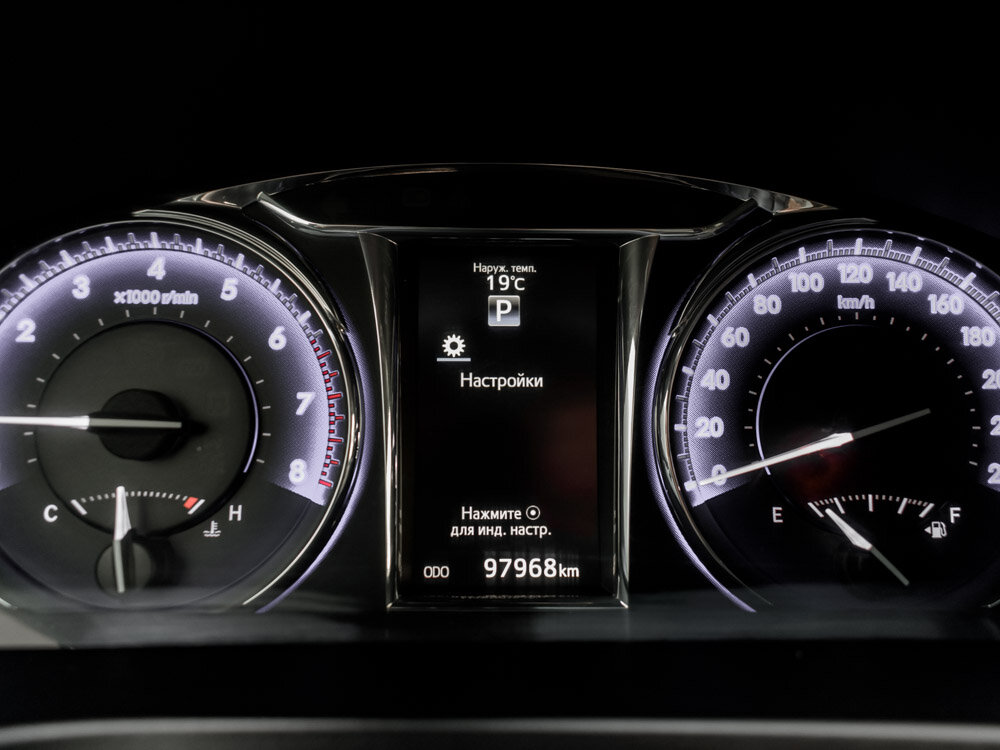 Купить Toyota Camry 3.5 AT (249 л.с.), 2017 в Екатеренбурге