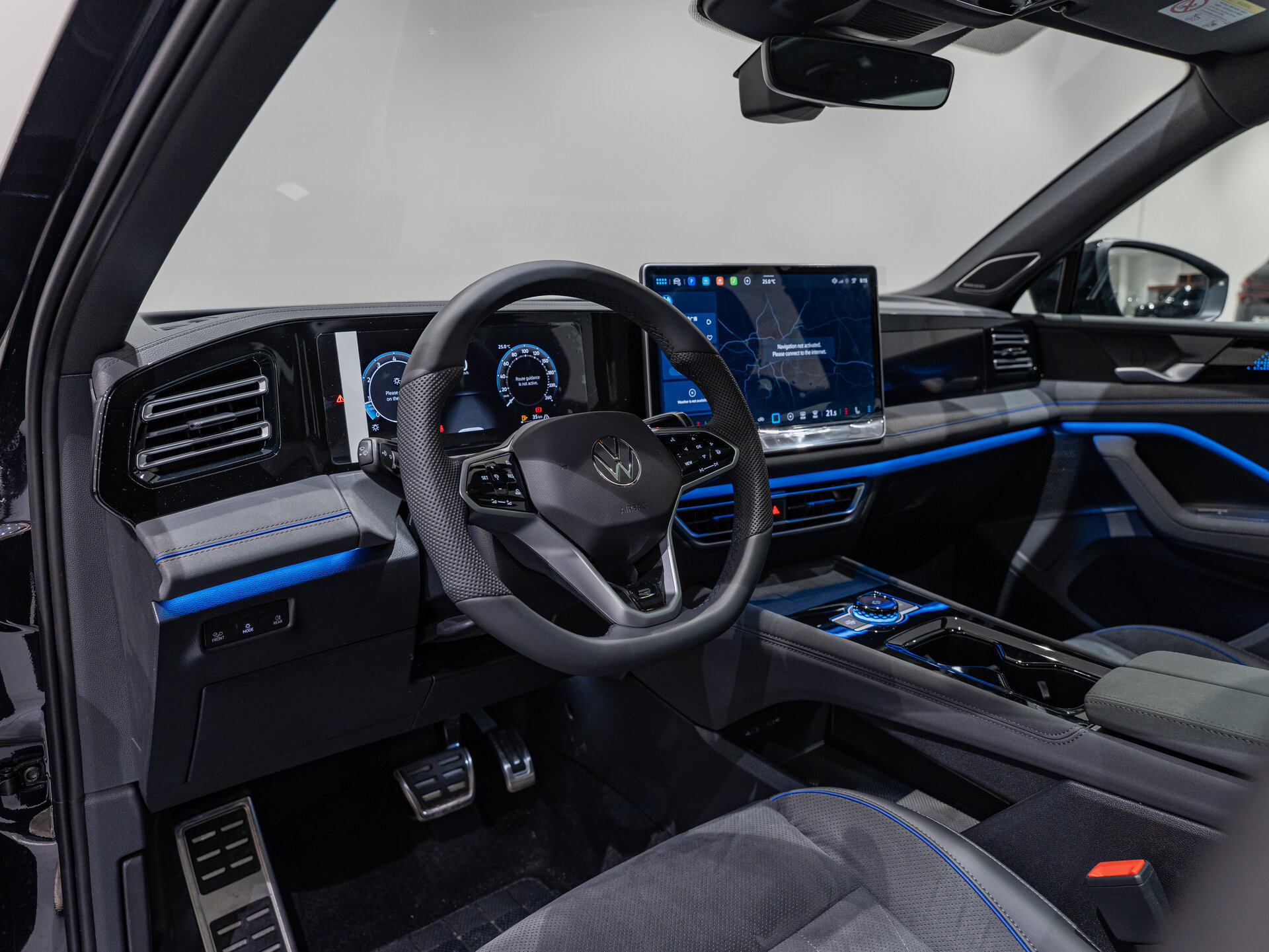 Автомобиль Volkswagen Tiguan L Pro 2.0 AMT (220 л.с.) 4WD - 9