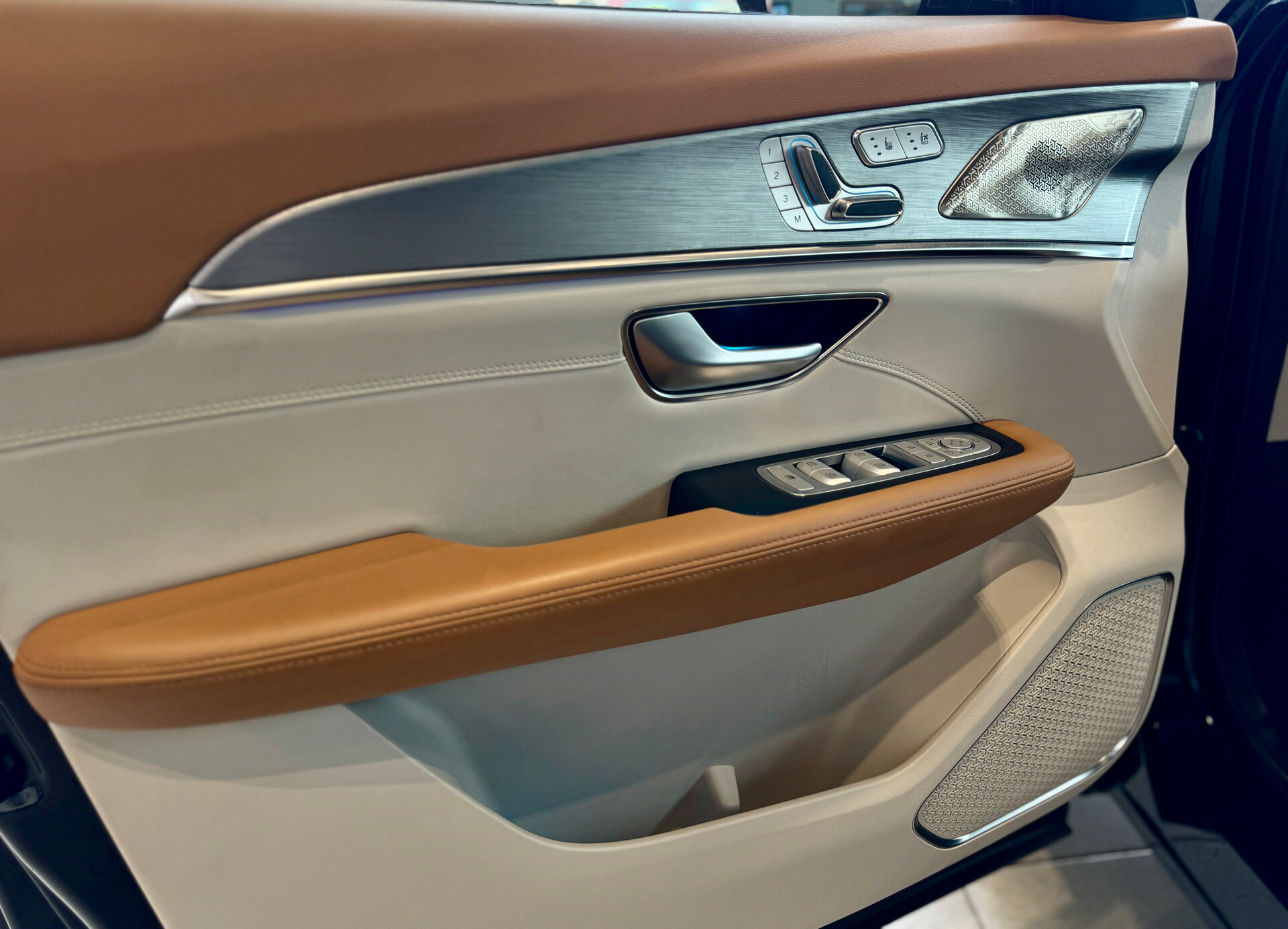 БУ автомобиль Jetour X70+ 2023  1.6 л ( 190 л. с.) Черный с пробегом 13985 км