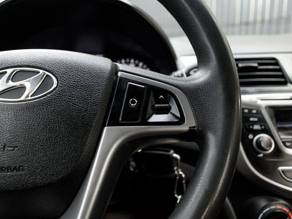 Купить Hyundai Solaris 1.6 AT (123 л.с.), 2015 в Екатеренбурге