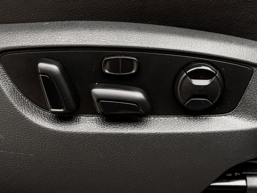 Купить Volkswagen Touareg 3.6 AT (249 л.с.) 4WD, 2012 в Екатеренбурге
