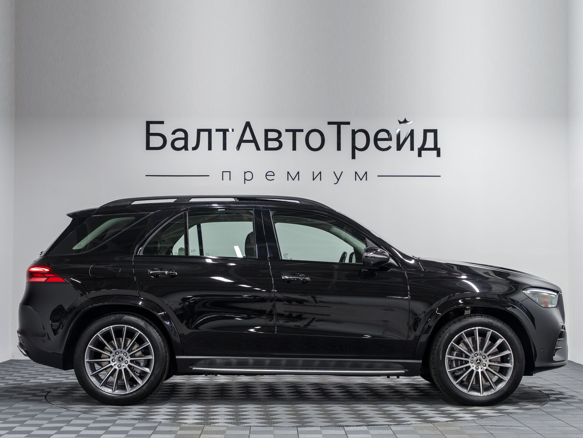Автомобиль Mercedes-Benz GLE 450 3.0 AT (381 л.с.) 4WD - 6