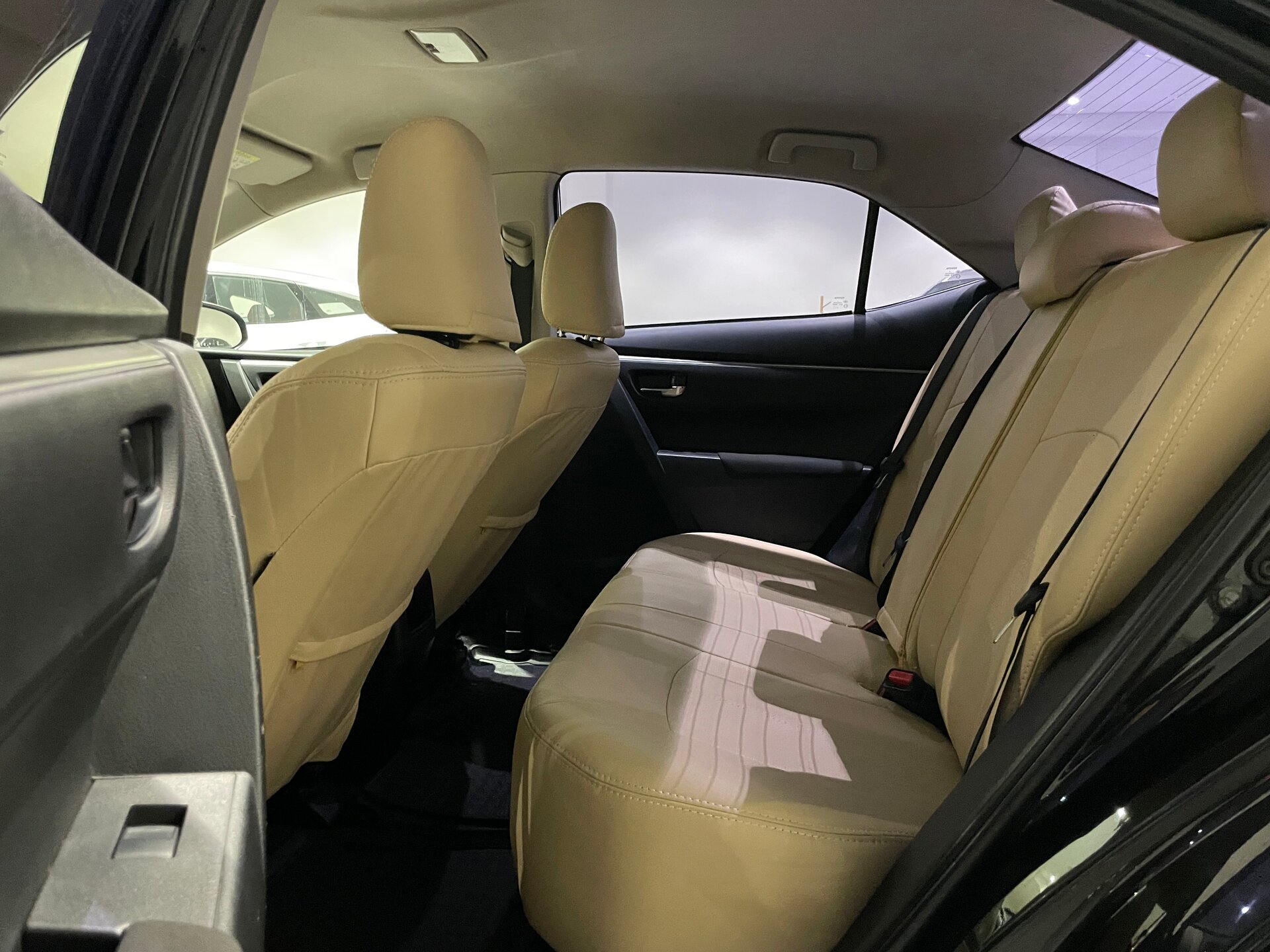 Автомобиль Toyota Corolla 1.6 CVT (122 л.с.) - 9