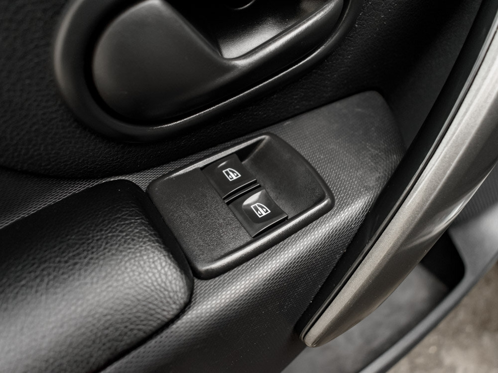 Купить Renault Logan Stepway 1.6 MT (82 л.с.), 2019 в Екатеренбурге