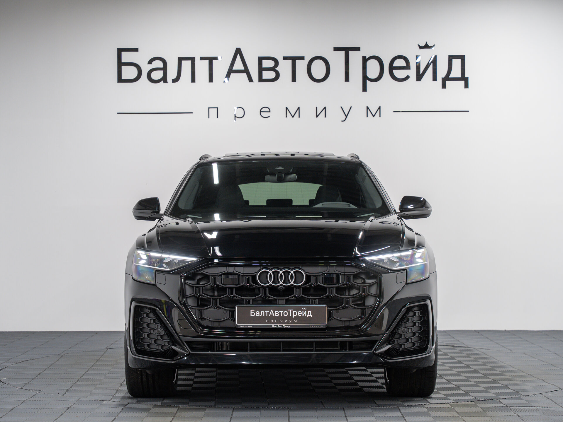 Автомобиль Audi Q8 45 TDI 3.0d AT (231 л.с.) 4WD - 4