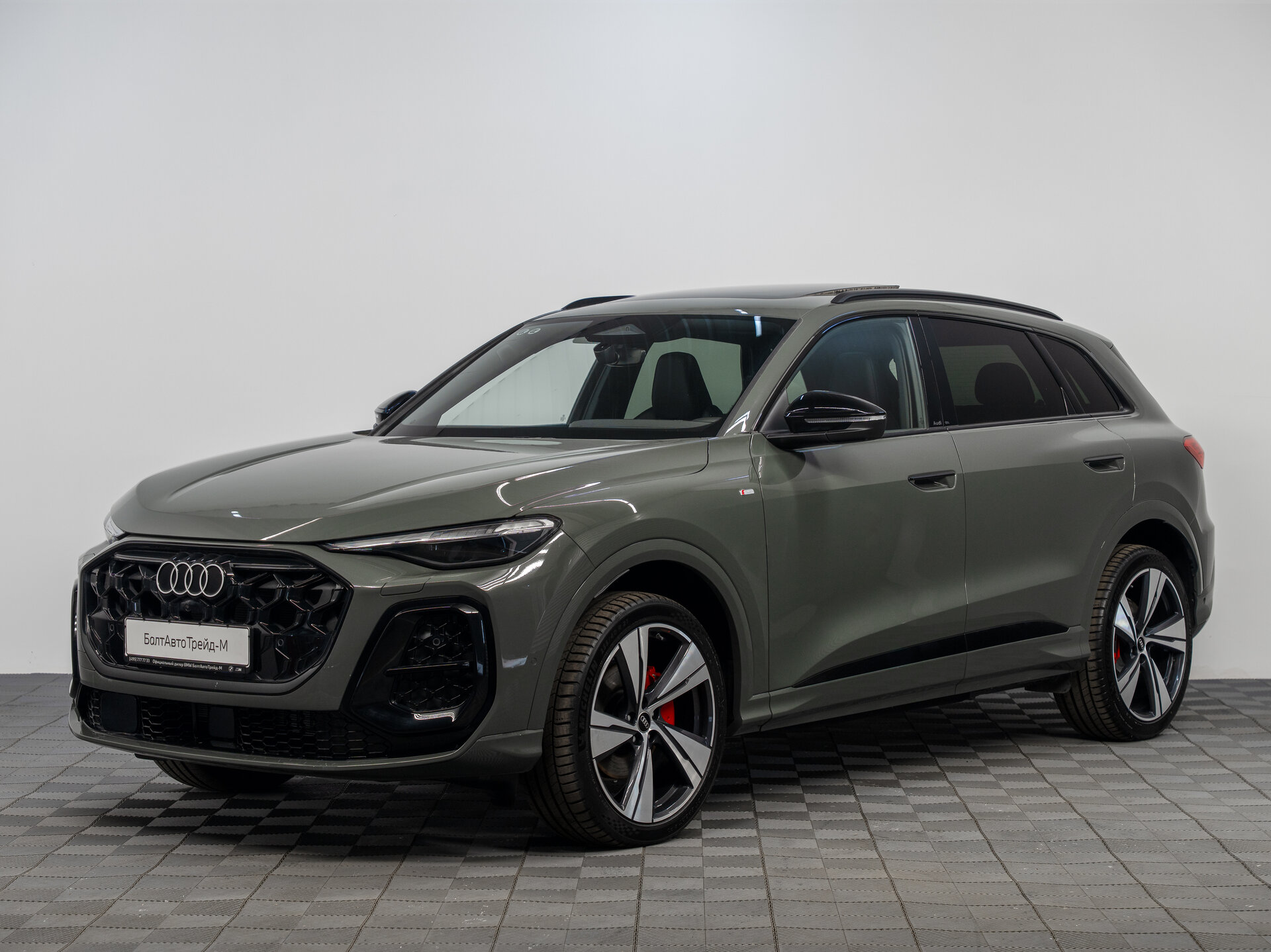 Автомобиль Audi Q5 L 2.0 AMT (272 л.с.) 4WD - 1