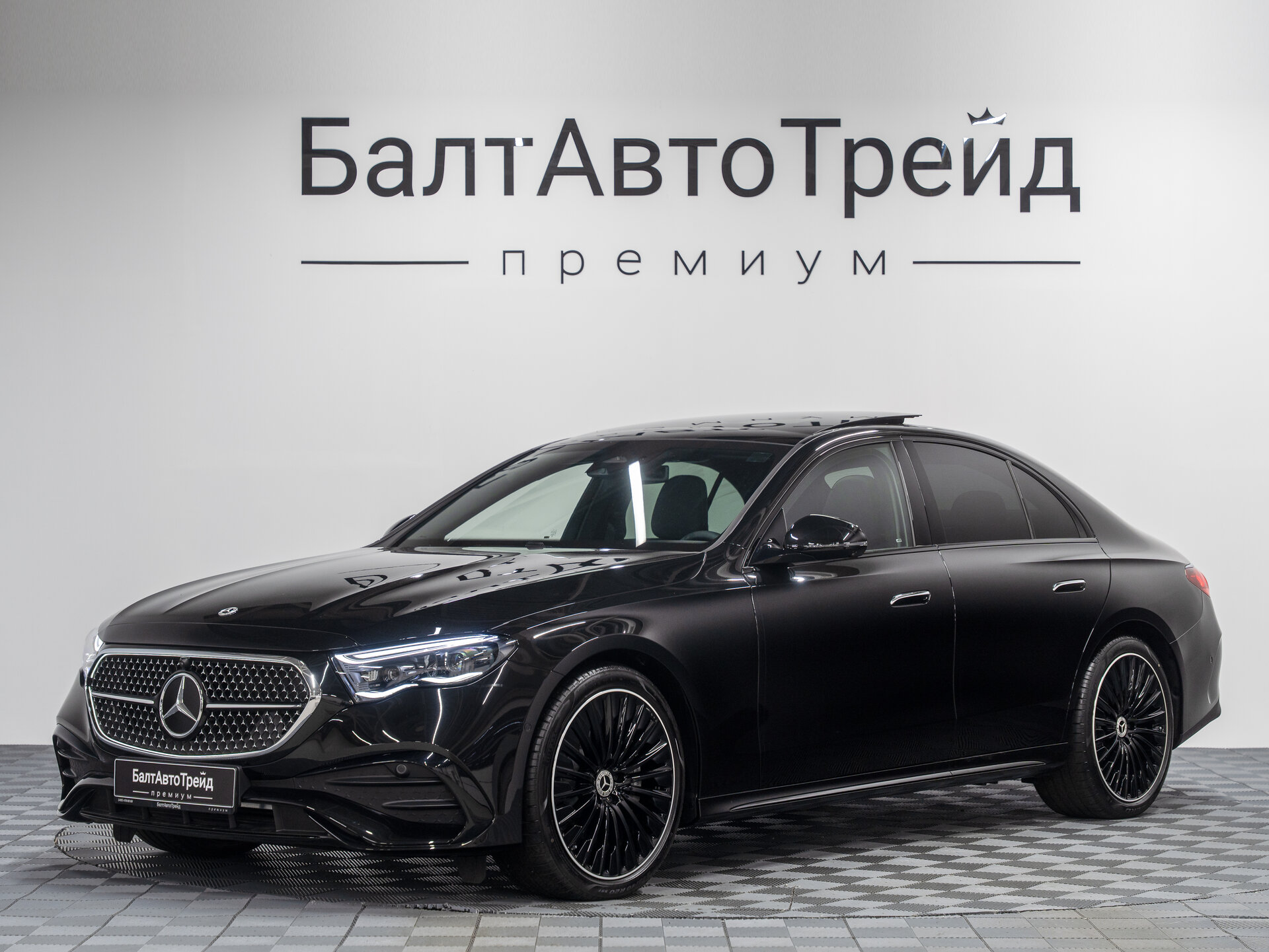Автомобиль Mercedes-Benz E-Класс 200 2.0 AT (204 л.с.) - 1