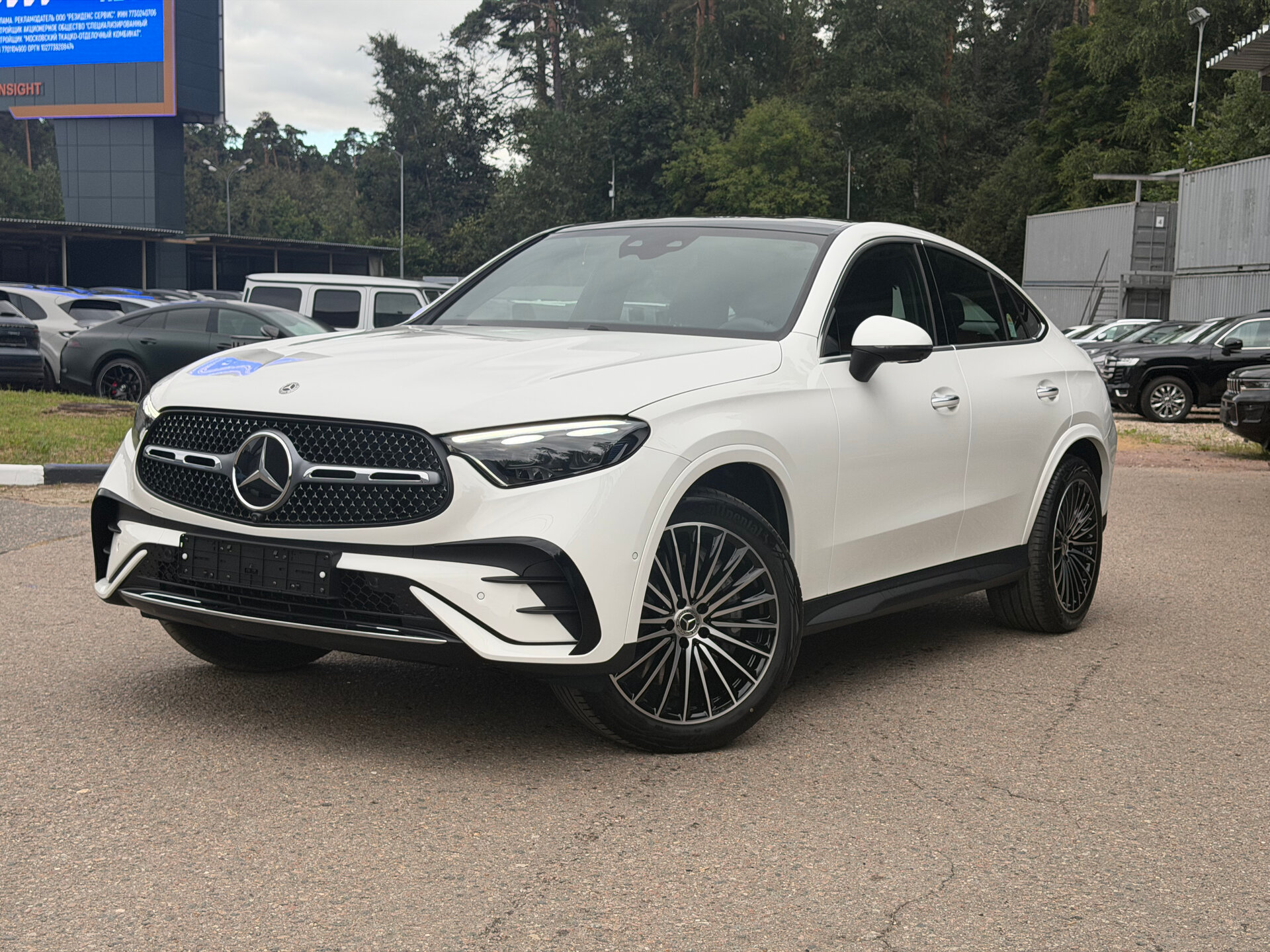 Автомобиль Mercedes-Benz GLC Coupe 300 2.0 AT (258 л.с.) 4WD - 1