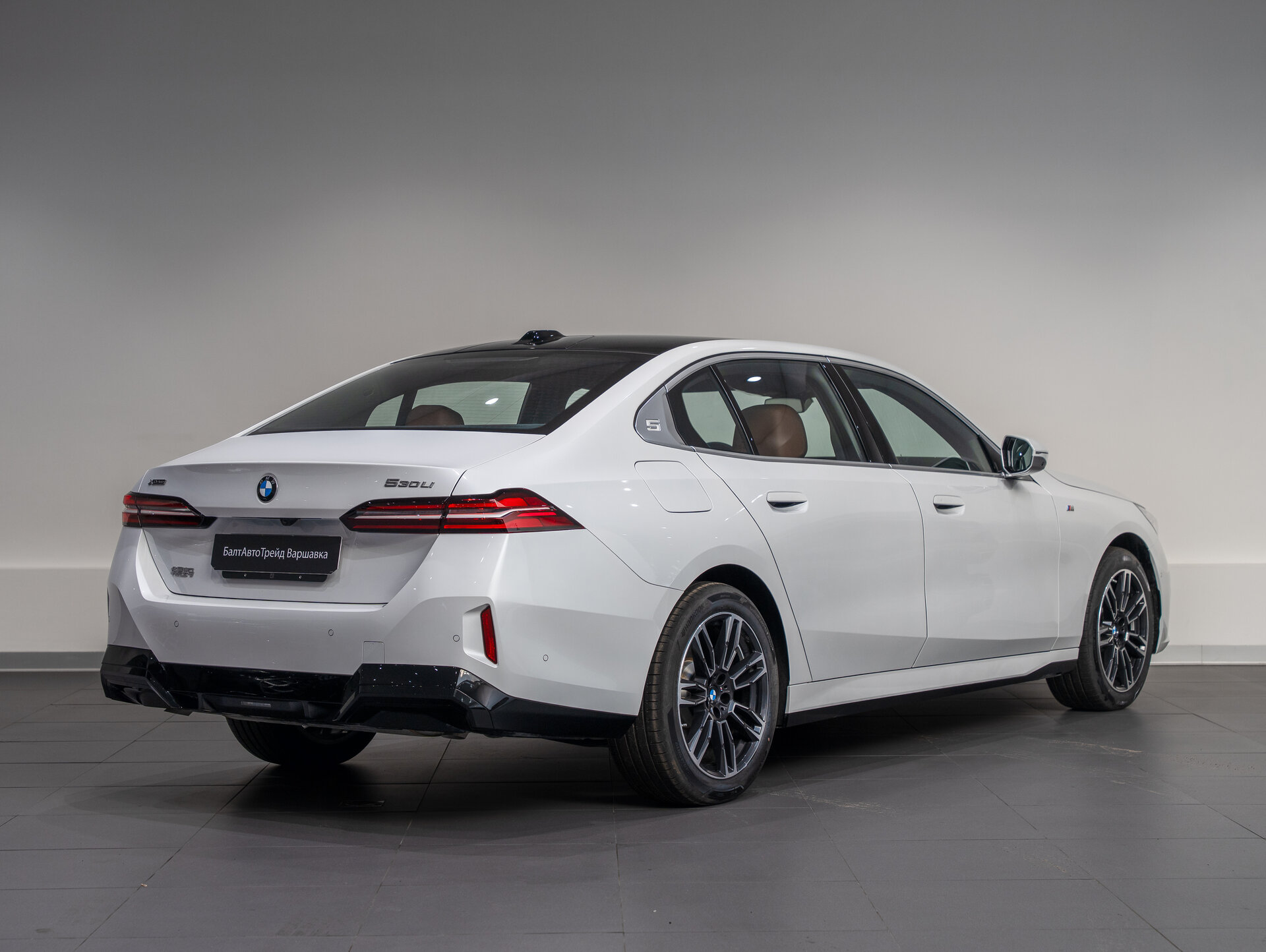 Автомобиль BMW 5 серии 530Li xDrive 2.0 AT (258 л.с.) 4WD - 5
