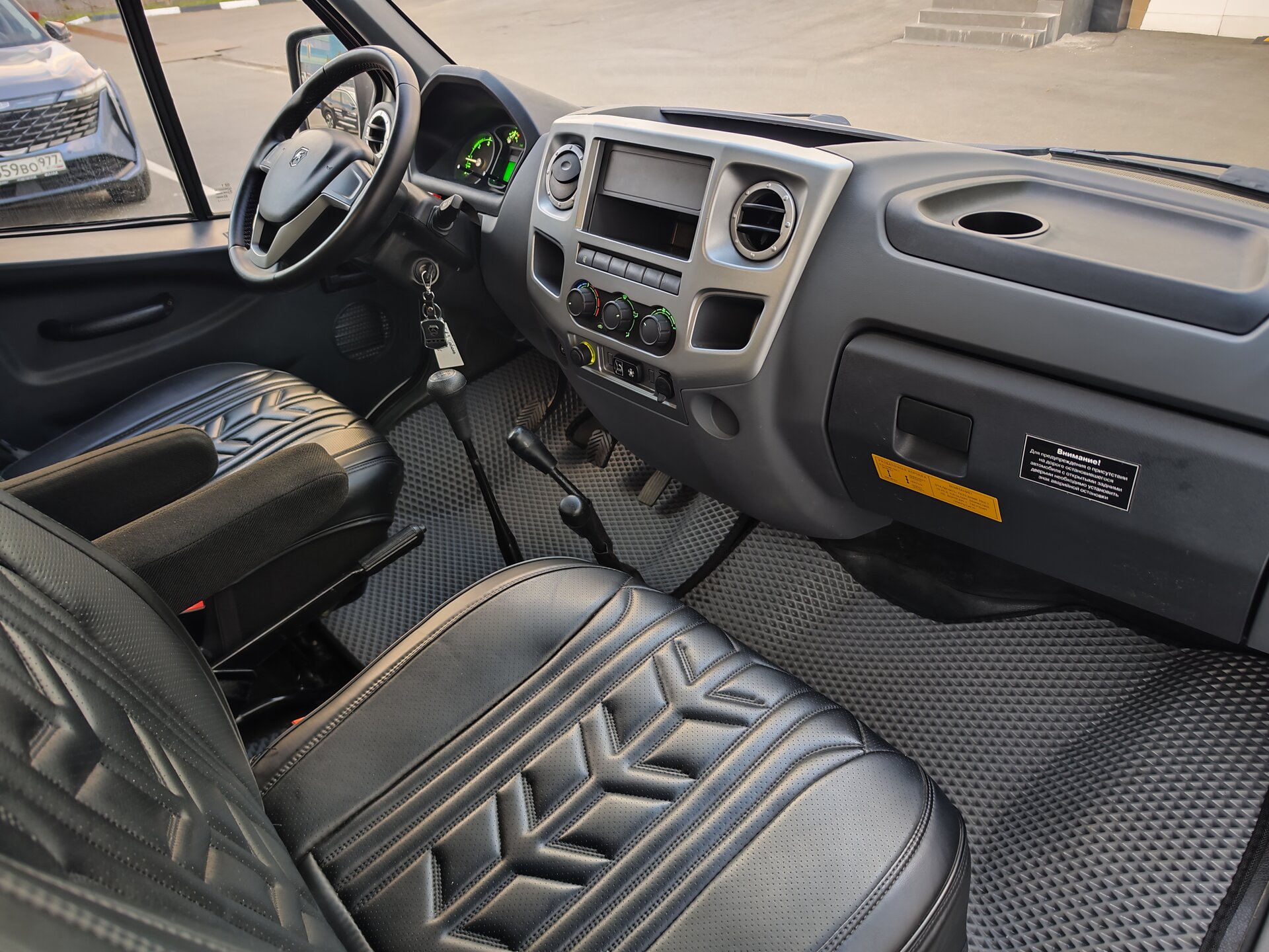 Автомобиль ГАЗ   - 10