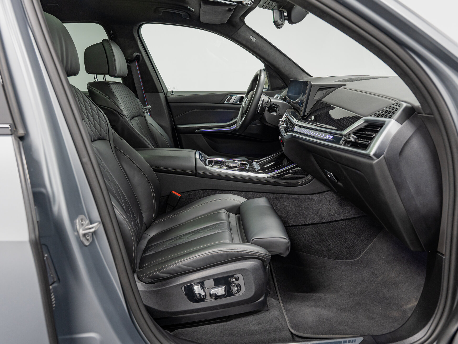 Автомобиль BMW X7 40d 3.0d AT (340 л.с.) 4WD - 13
