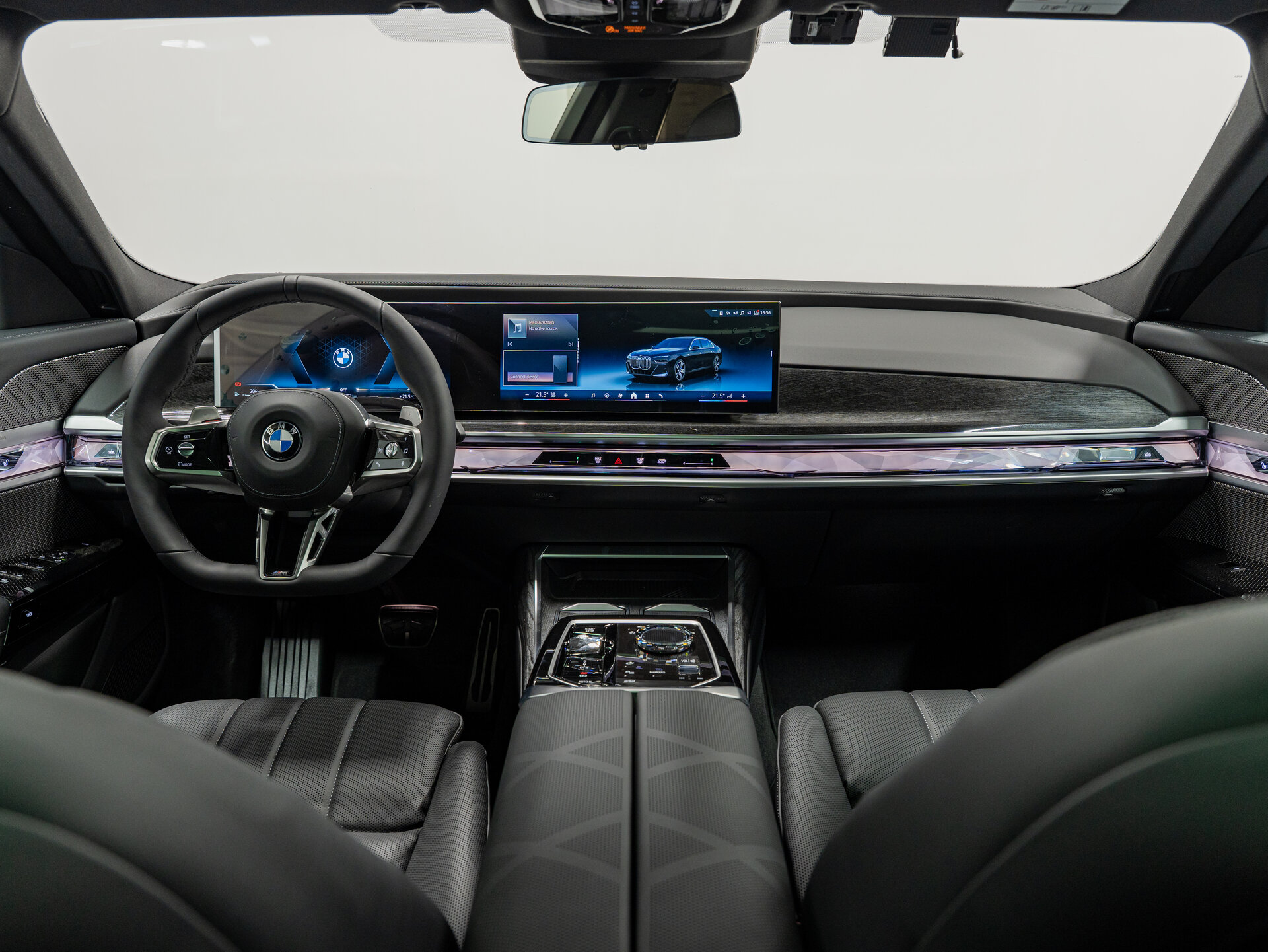 Автомобиль BMW 7 серии 740i xDrive 3.0 AT (380 л.с.) 4WD - 16