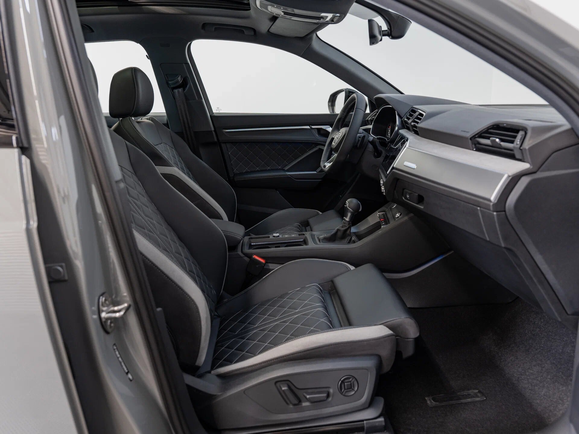 Автомобиль Audi Q3 35 TFSI 1.5 AMT (160 л.с.) - 18