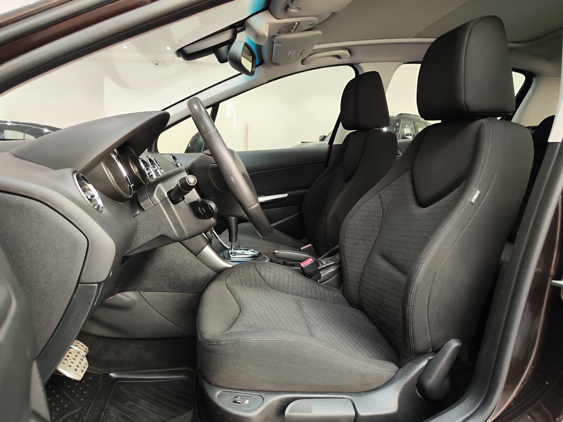 Автомобиль Peugeot 308 1.6 AT (120 л.с.) - 8