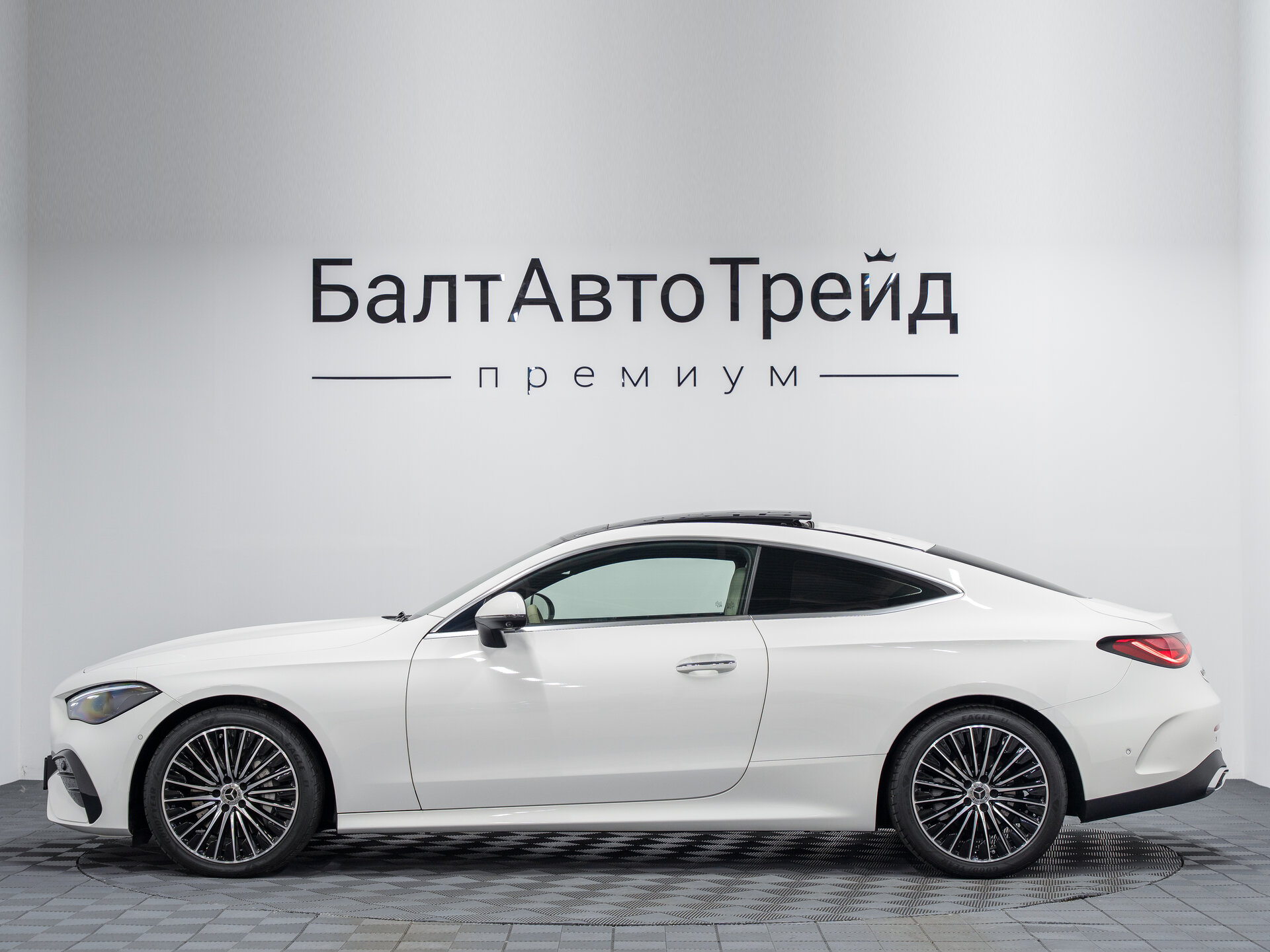 Автомобиль Mercedes-Benz CLE 200 2.0 AT (204 л.с.) - 11