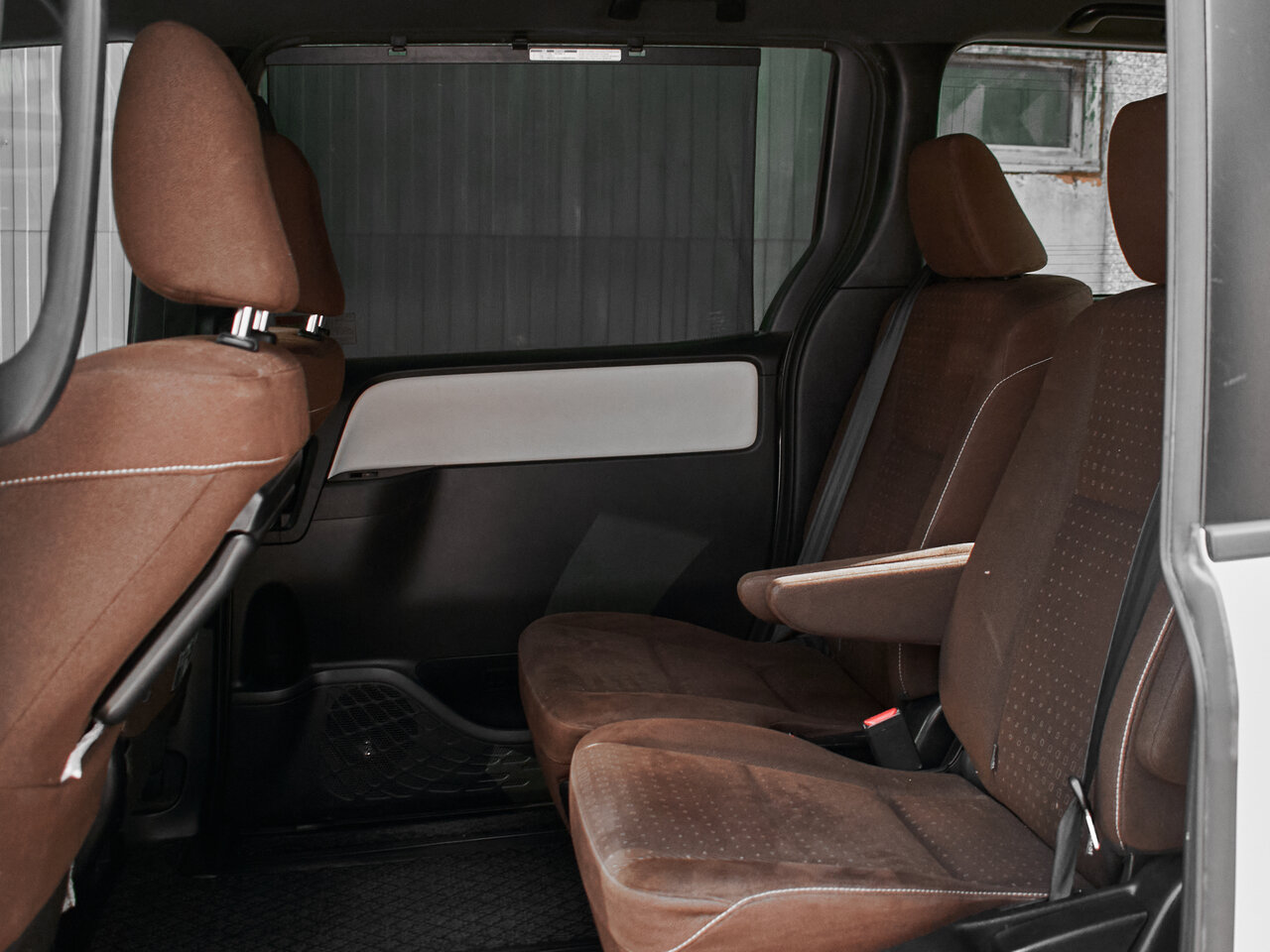 Купить Toyota Noah 1.8hyb CVT (99 л.с.), 2018 в Екатеренбурге