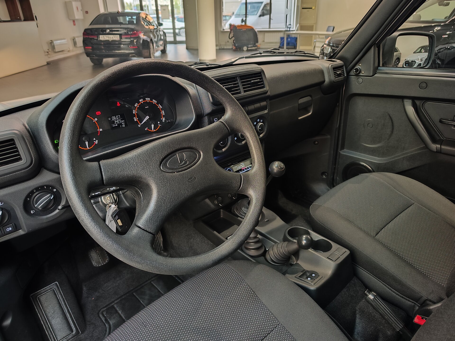 Автомобиль Lada (ВАЗ) Niva Legend 1.7 MT (83 л.с.) 4WD - 7