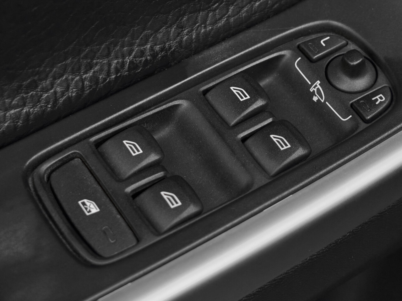 Купить Volvo XC60 2.4d AT (163 л.с.) 4WD, 2011 в Екатеренбурге