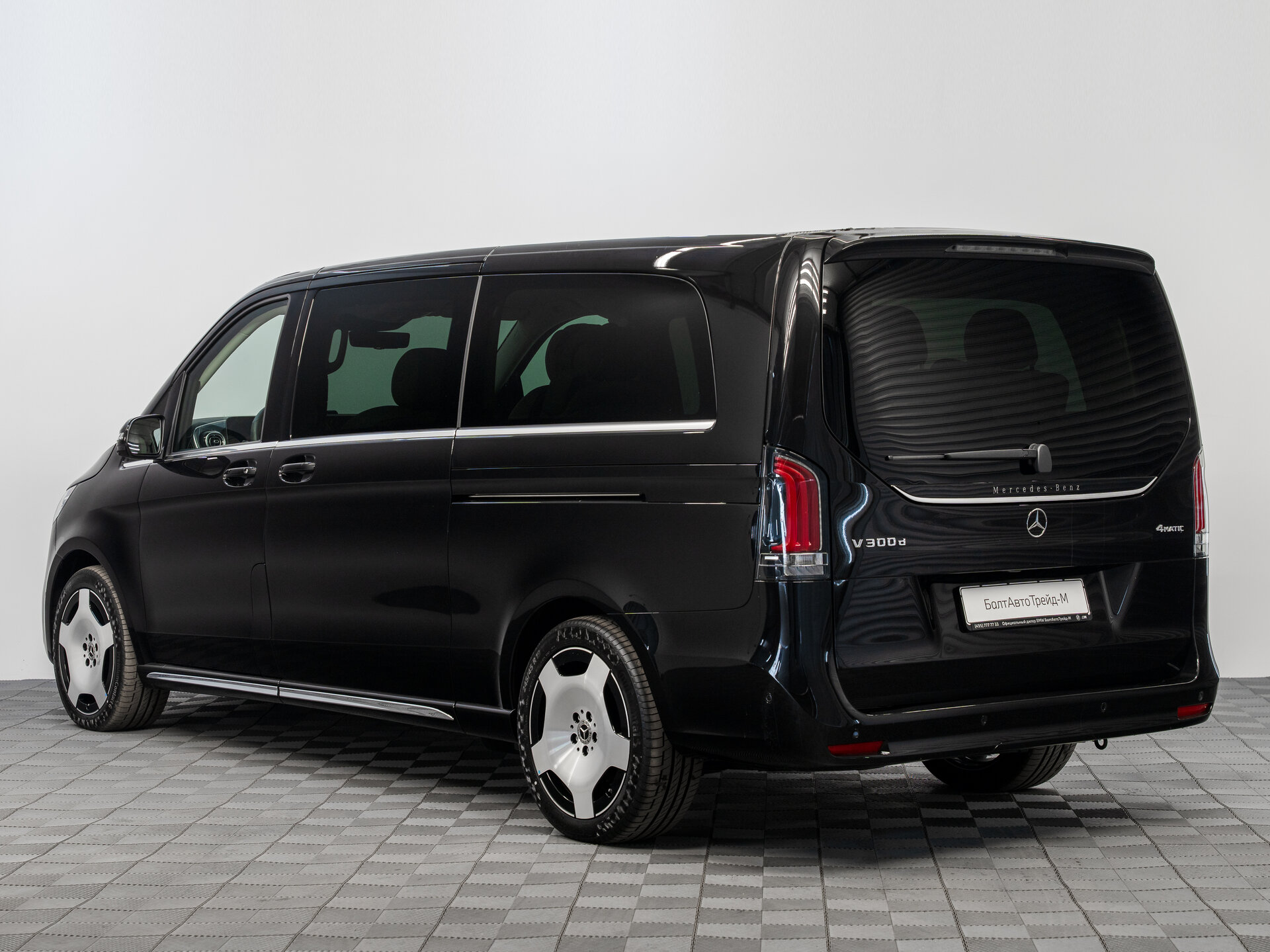 Автомобиль Mercedes-Benz V-Класс 300 d экстра длинный 2.0d AT (237 л.с.) 4WD - 4