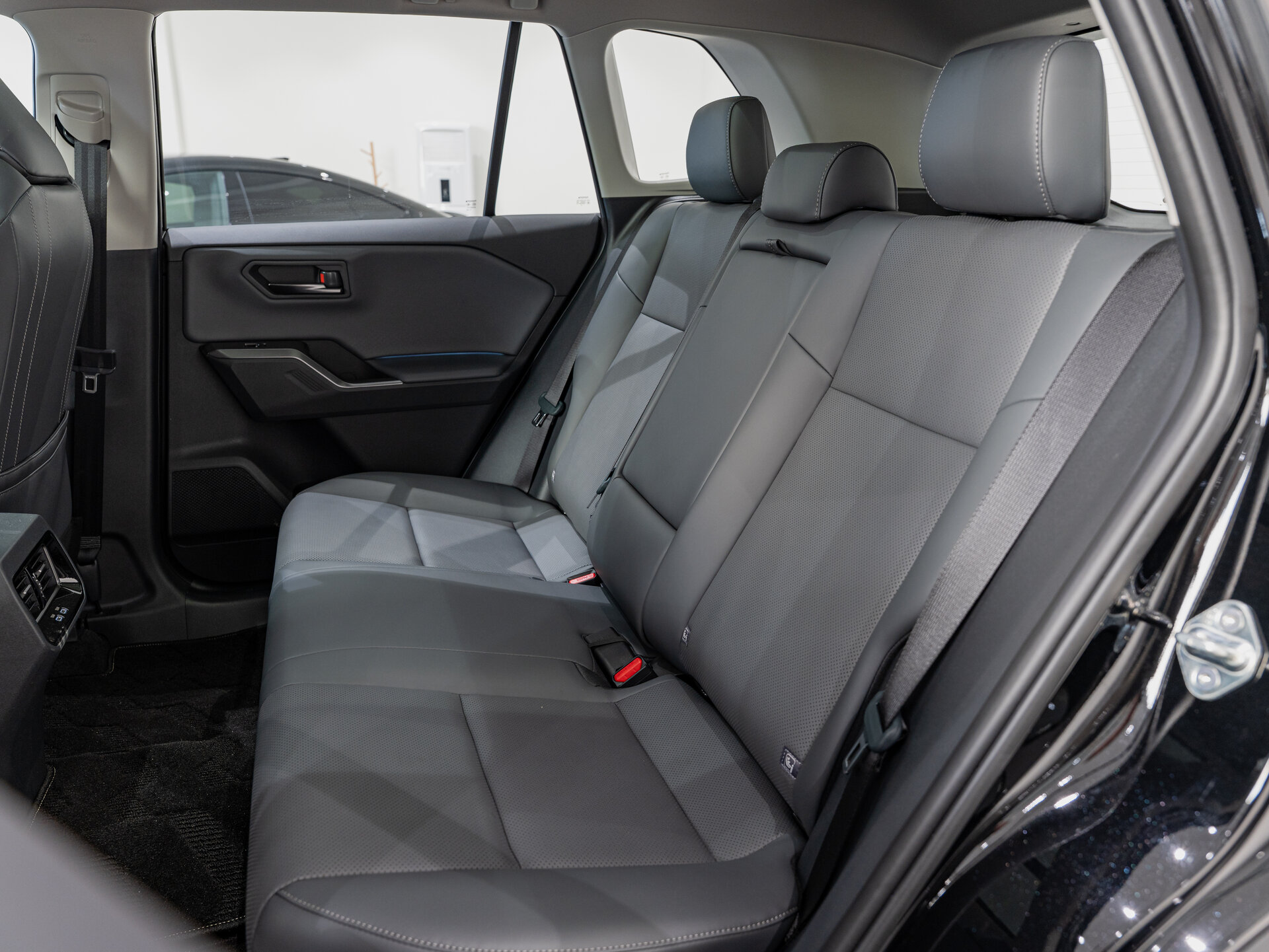 Автомобиль Toyota RAV4 2.0 CVT (171 л.с.) 4WD - 18
